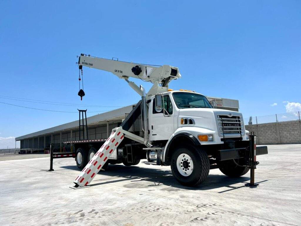 GRUA TITAN NATIONAL CRANE 990A EN STERLING 2006 (23)