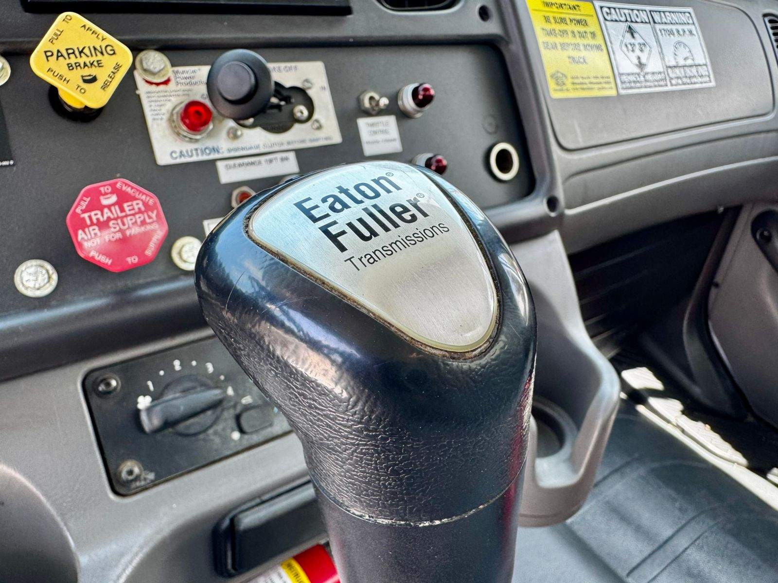 GRUA TITAN NATIONAL 8100D DE 23 TON EN FREIGHTLINER 2007 (12)