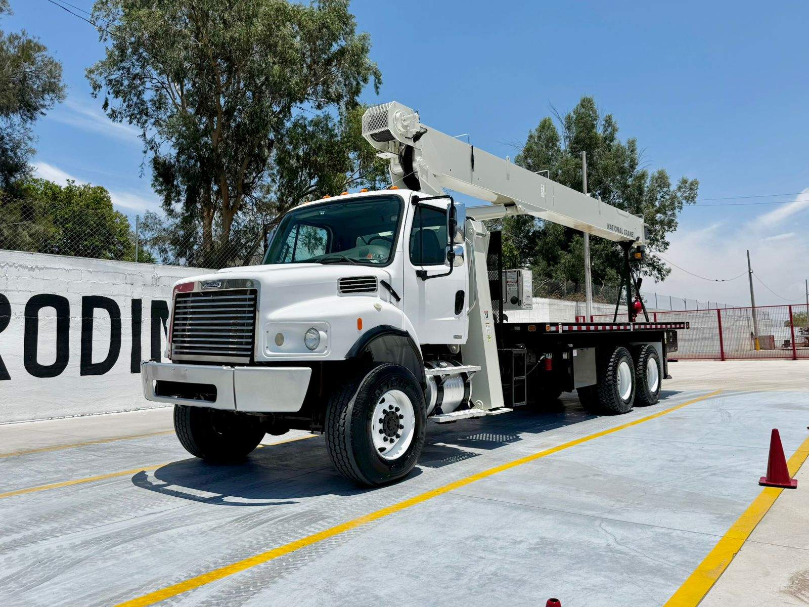 GRUA TITAN NATIONAL 8100D DE 23 TON EN FREIGHTLINER 2007 (2)