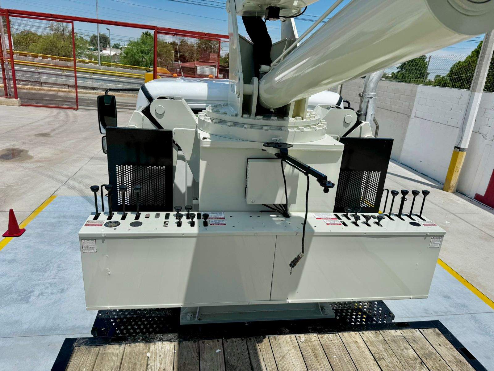 GRUA TITAN NATIONAL 8100D DE 23 TON EN FREIGHTLINER 2007 (21)