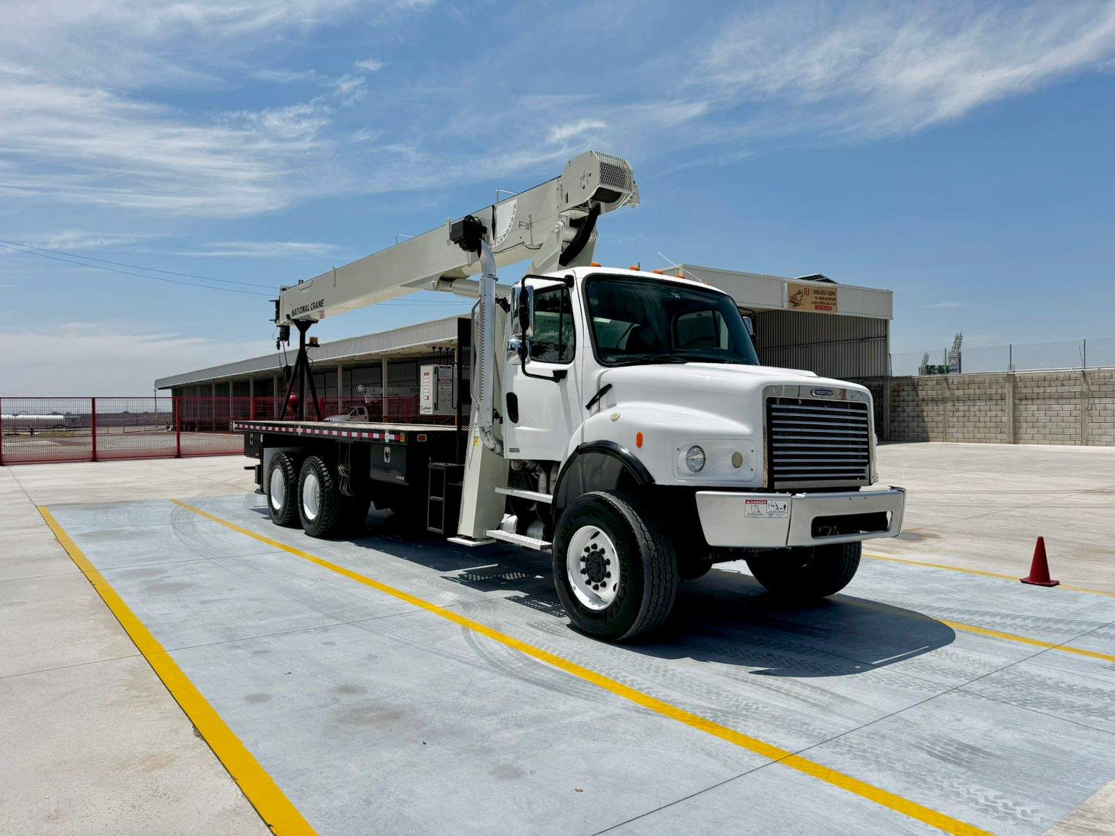 GRUA TITAN NATIONAL 8100D DE 23 TON EN FREIGHTLINER 2007 (3)