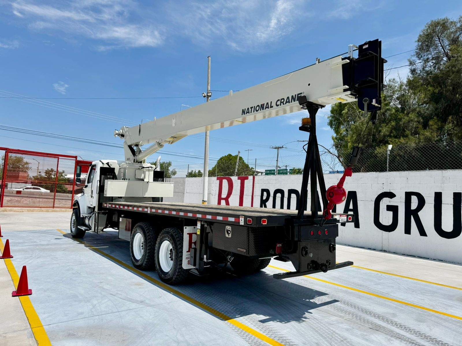 GRUA TITAN NATIONAL 8100D DE 23 TON EN FREIGHTLINER 2007 (4)