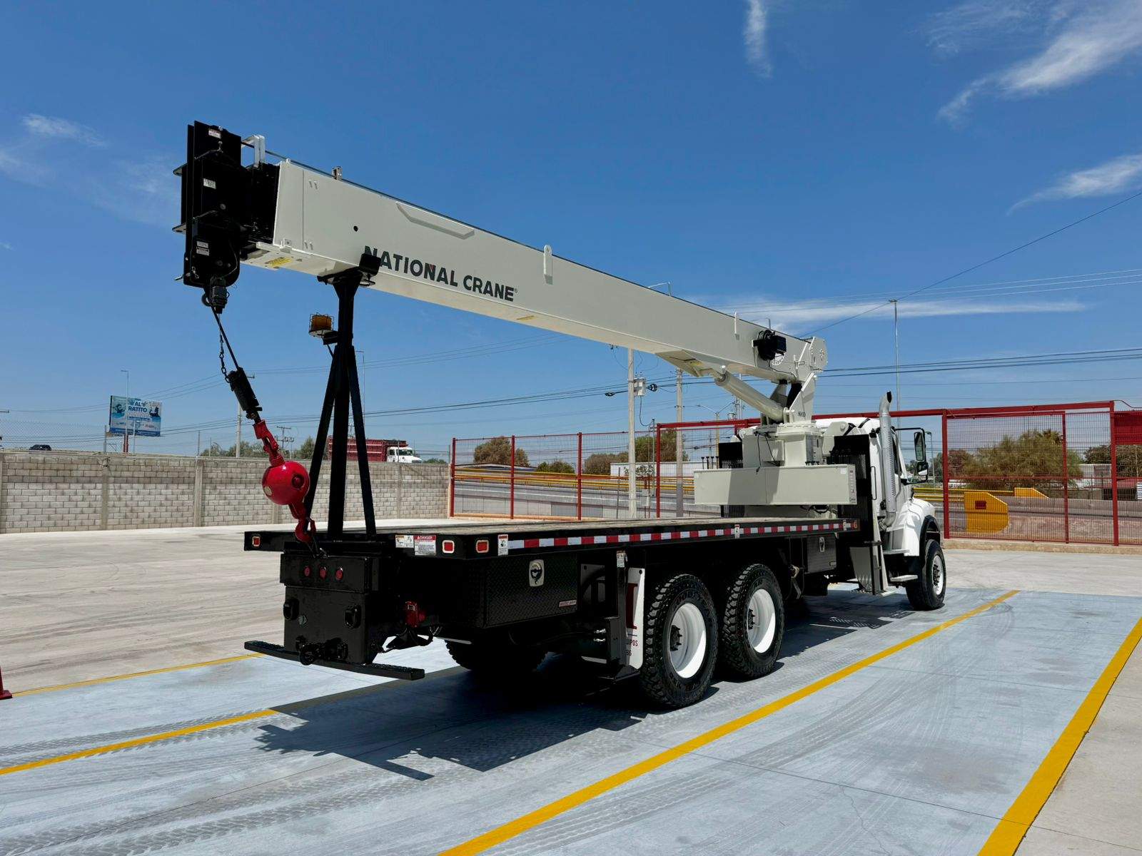 GRUA TITAN NATIONAL 8100D DE 23 TON EN FREIGHTLINER 2007 (5)