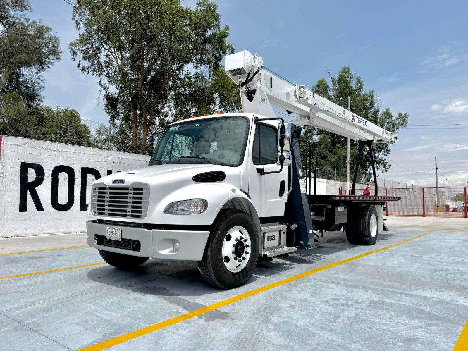 Grúa Titán Terex Bt3870 De 19 Ton En Freightliner 2016 (1)