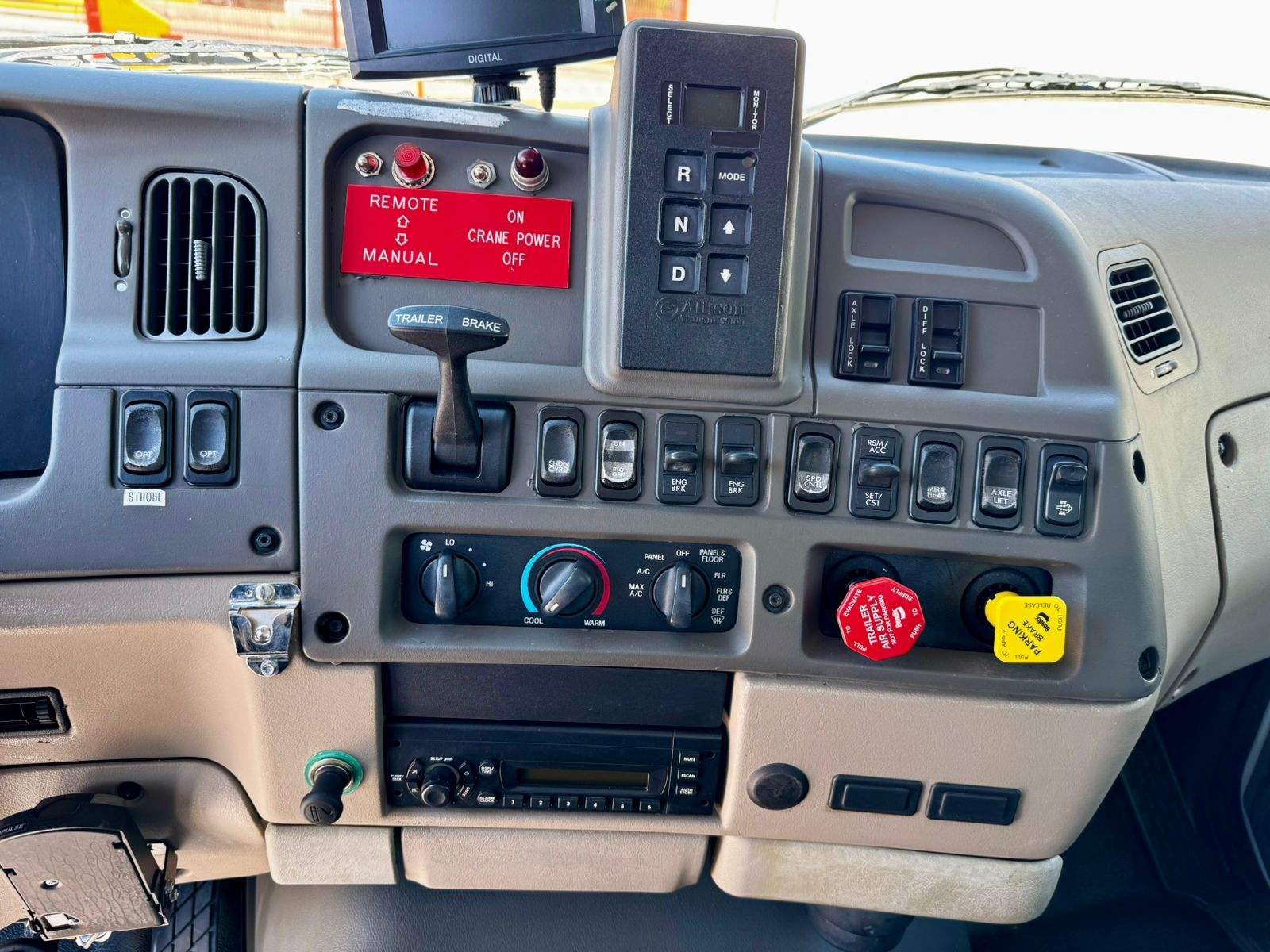 2009 Sterling cNational 600E2 (10)