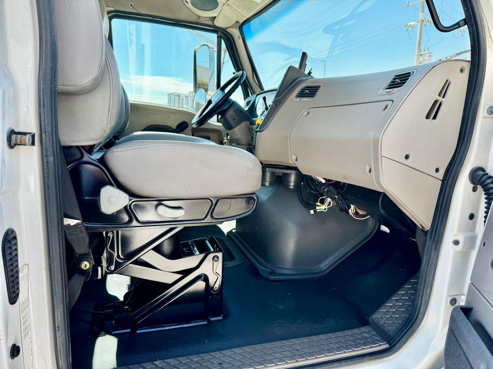 2009 Sterling cNational 600E2 (13)