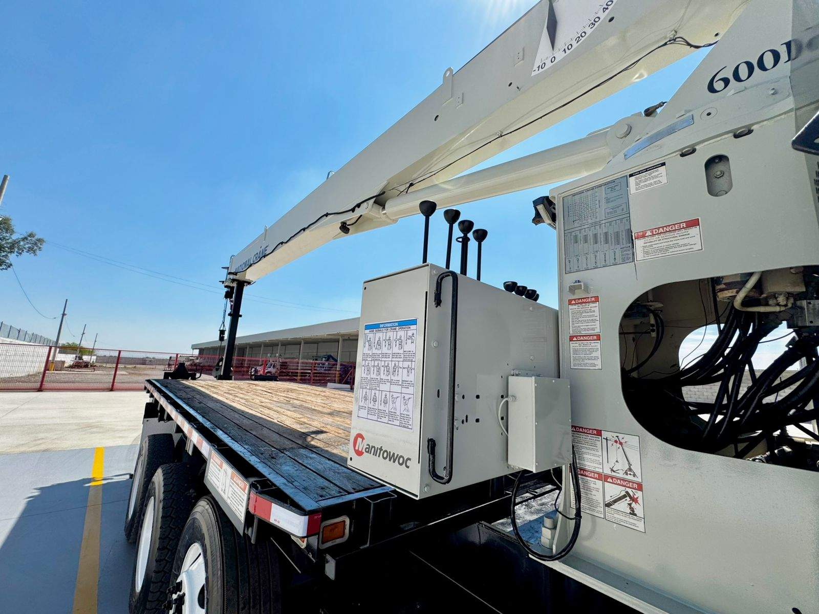 2009 Sterling cNational 600E2 (15)