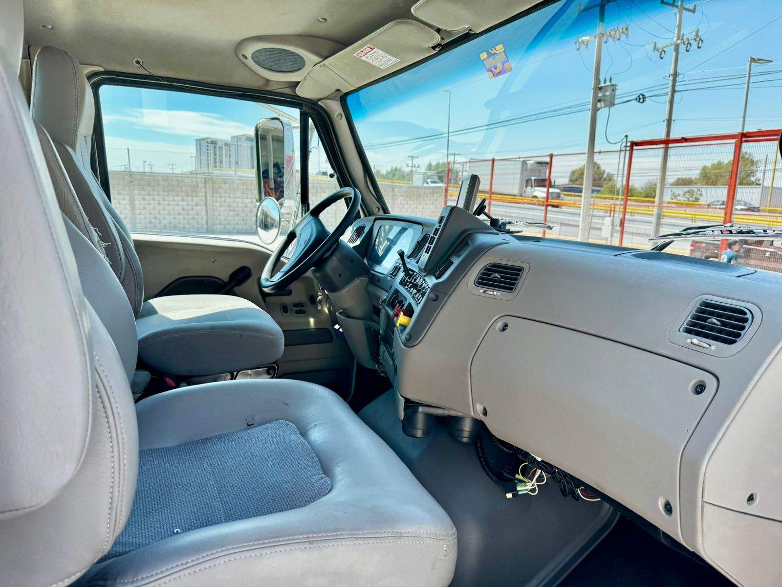 2009 Sterling cNational 600E2 (20)