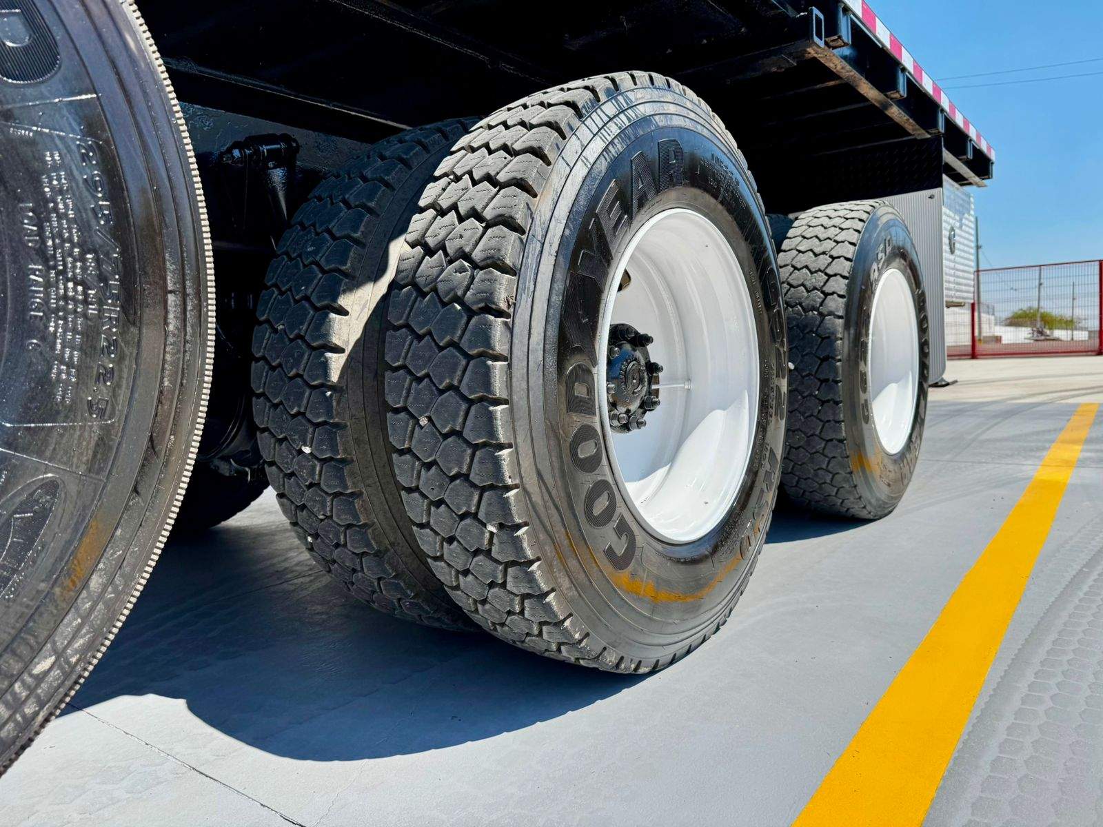 2009 Sterling cNational 600E2 (24)