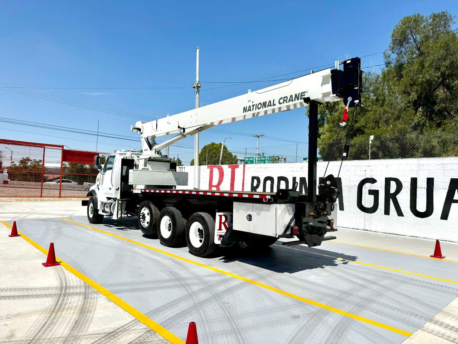 2009 Sterling cNational 600E2 (4)