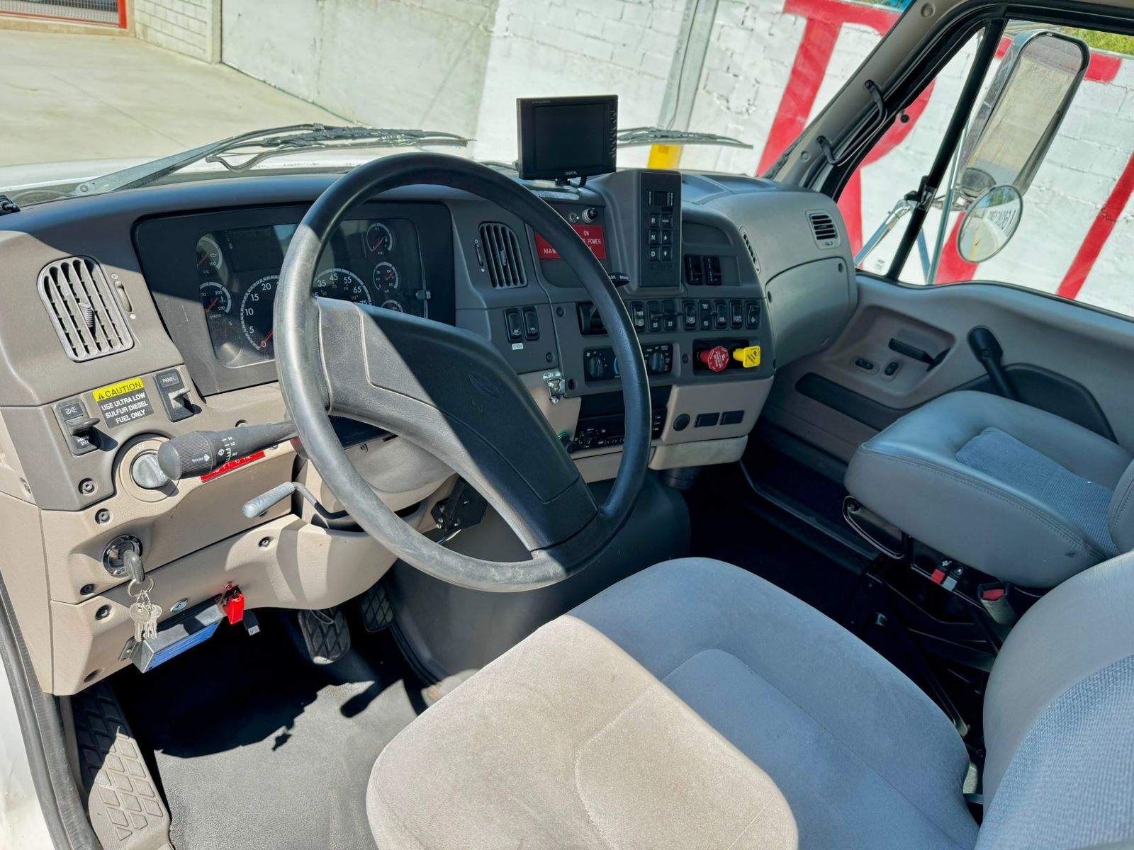 2009 Sterling cNational 600E2 (6)