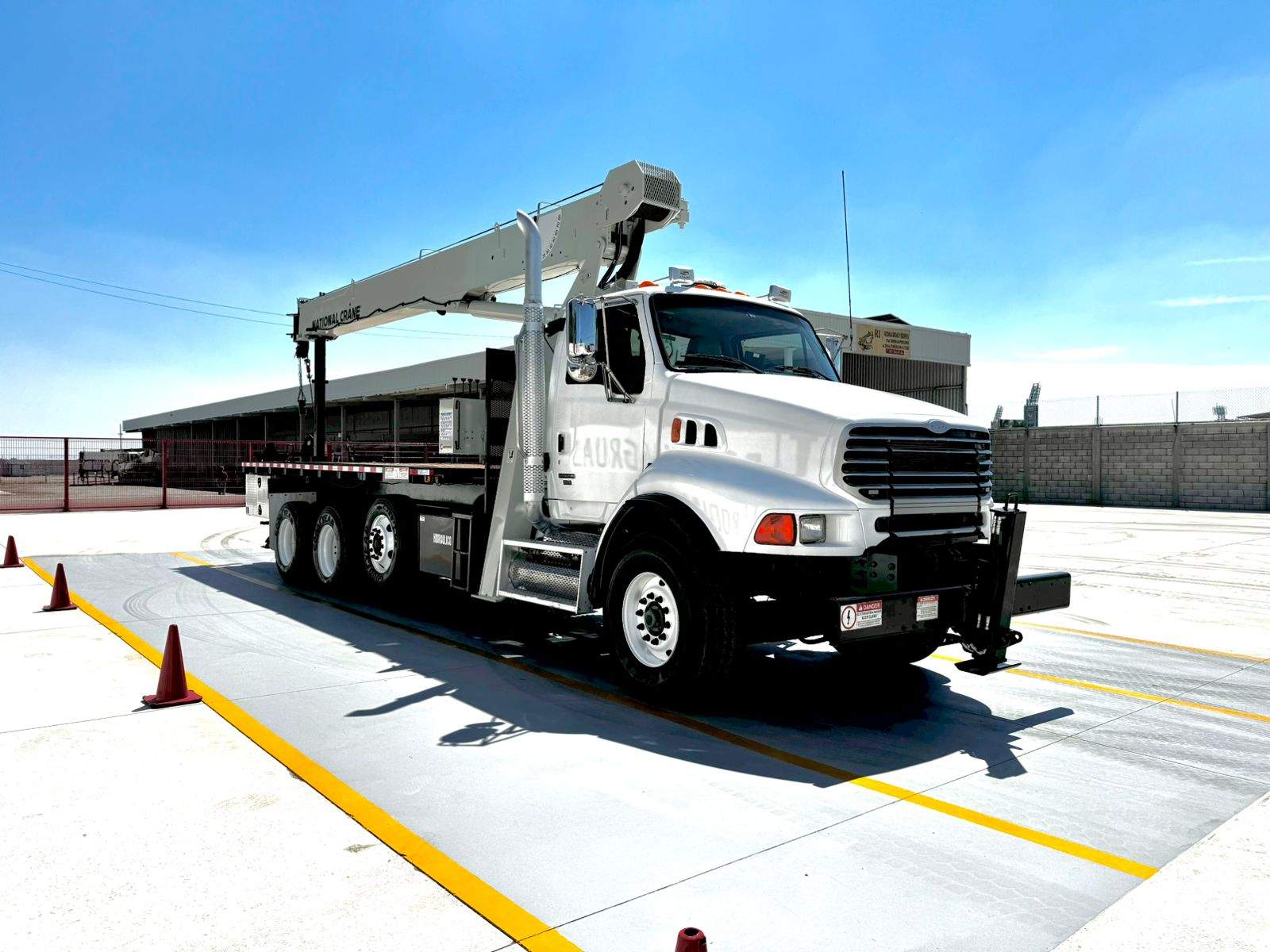 2009 Sterling cNational 600E2 (8)