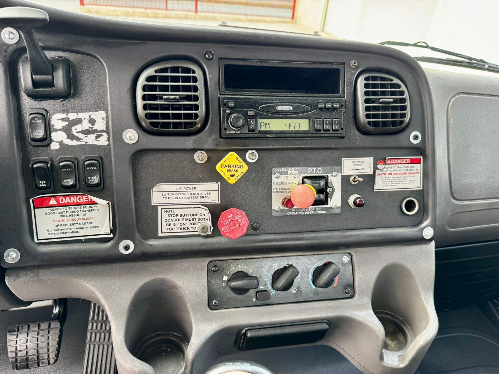 GRUA TITAN NATIONAL 8100D DE 23 TON EN FREIGHTLINER 2007 (12)