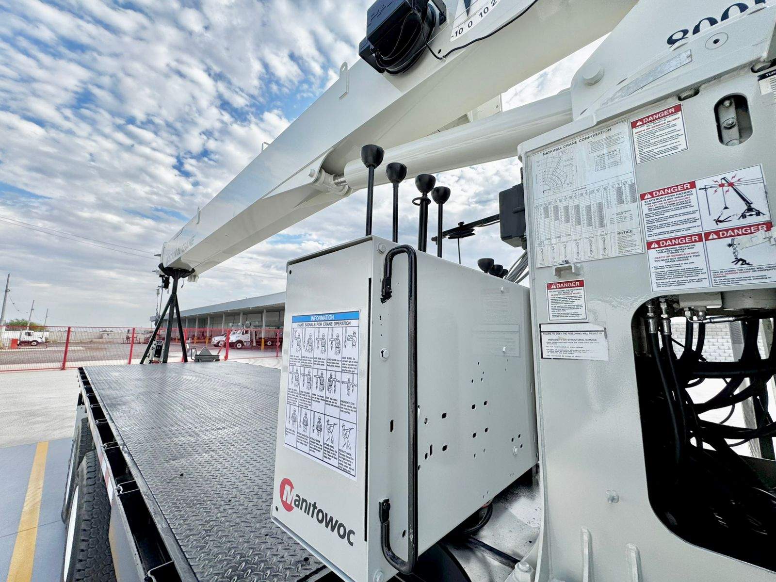 GRUA TITAN NATIONAL 8100D DE 23 TON EN FREIGHTLINER 2007 (15)