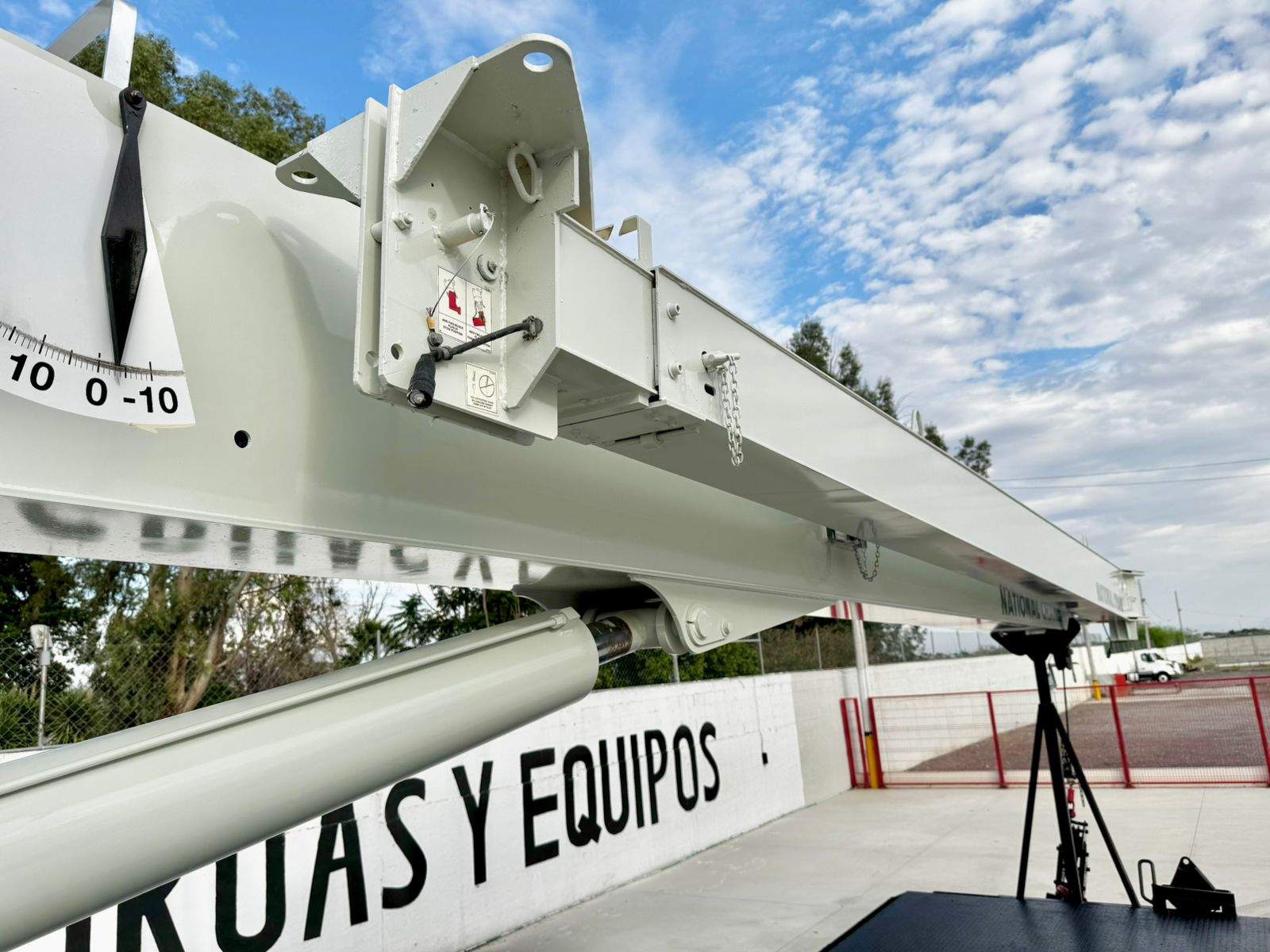 GRUA TITAN NATIONAL 8100D DE 23 TON EN FREIGHTLINER 2007 (20)