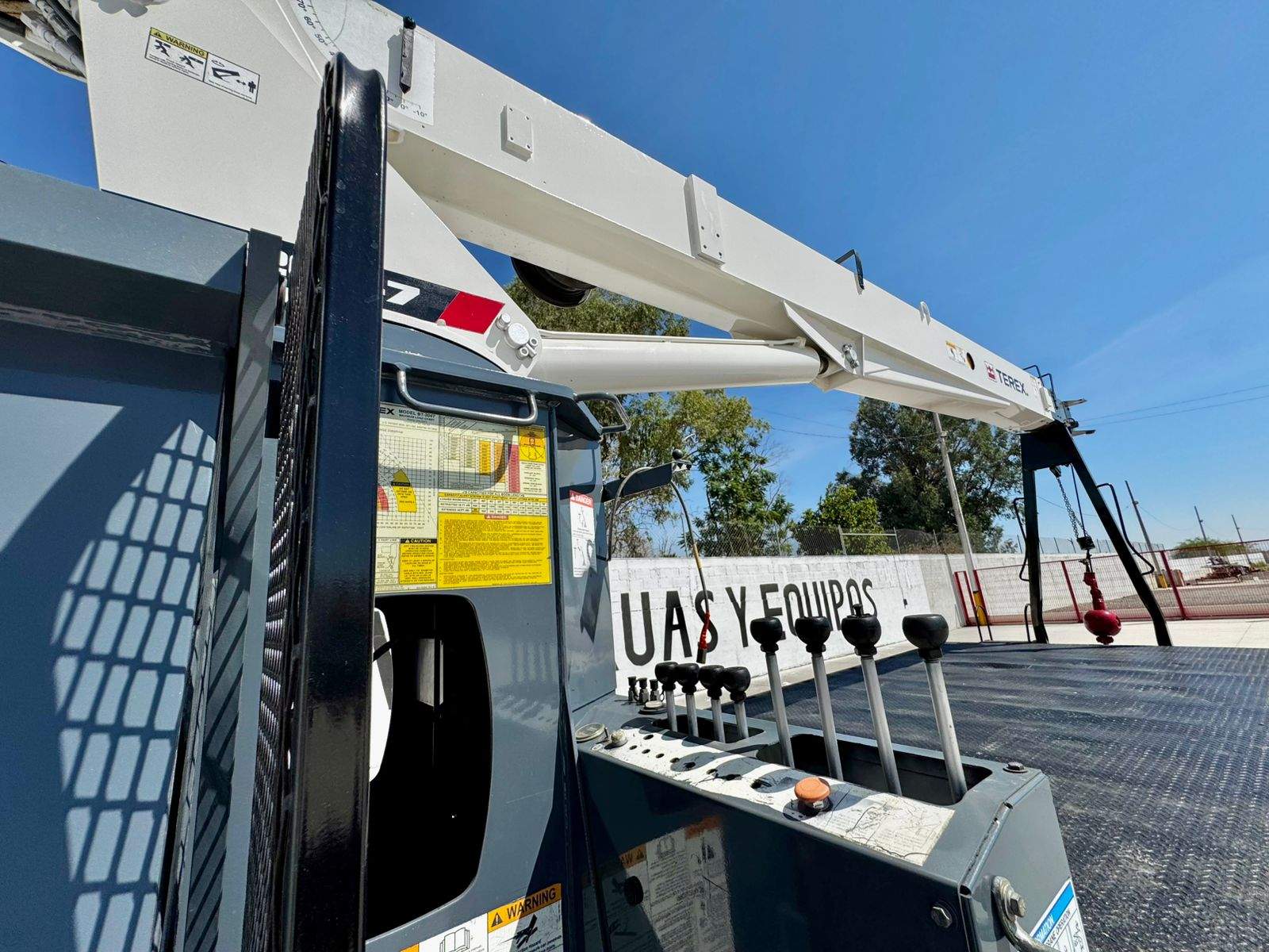 GRUA TITAN TEREX BT2047 DE 10 TON EN INTERNATIONAL 2014 (19)