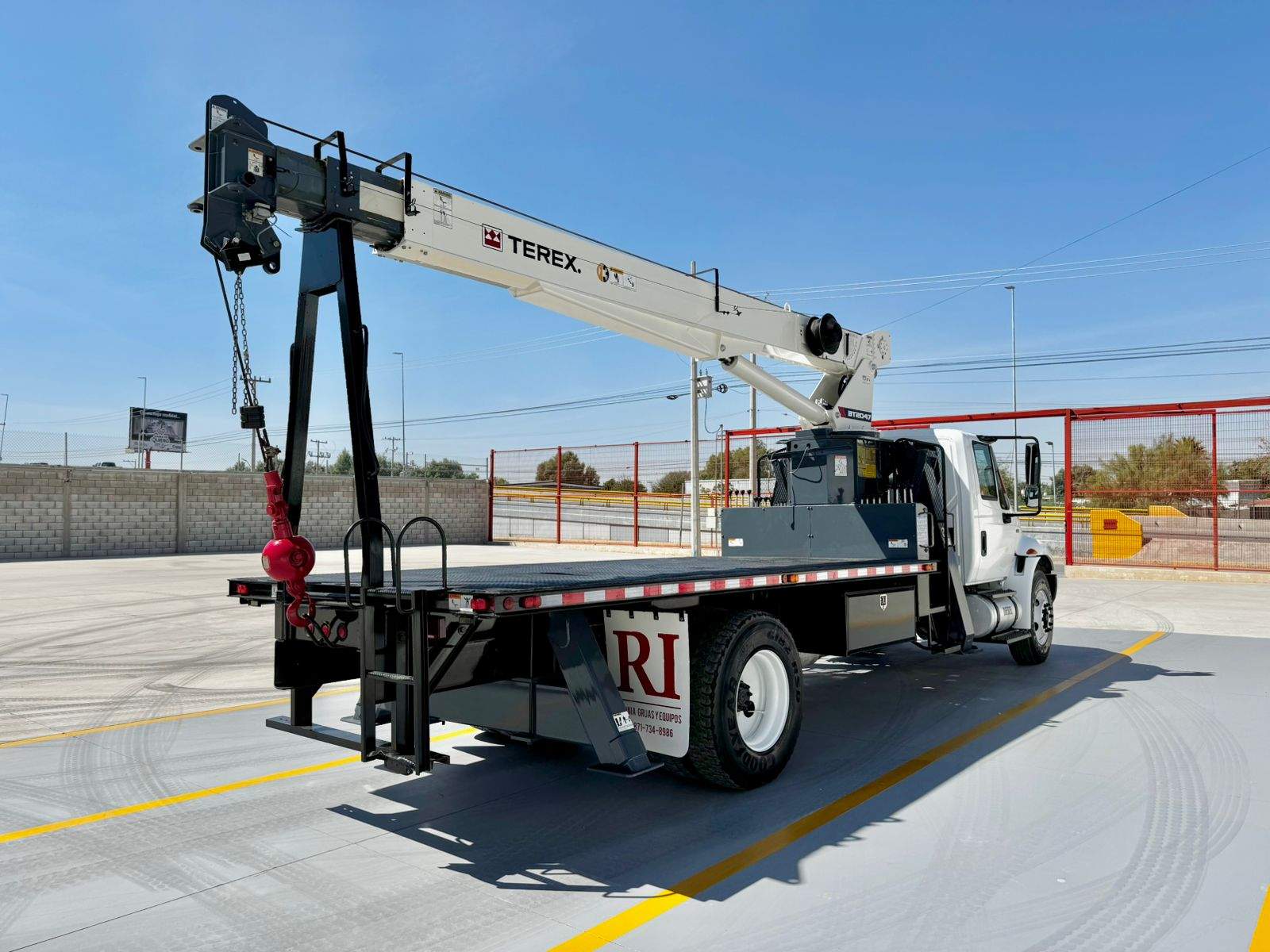 GRUA TITAN TEREX BT2047 DE 10 TON EN INTERNATIONAL 2014 (8)