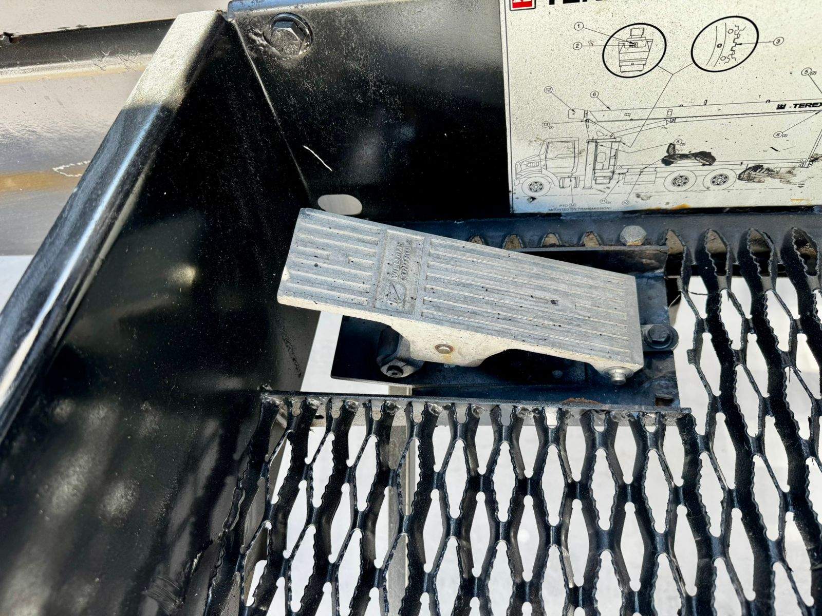 GRUA TITAN TEREX BT3870 DE 19 TON EN FREIGHTLINER 2016 (16)