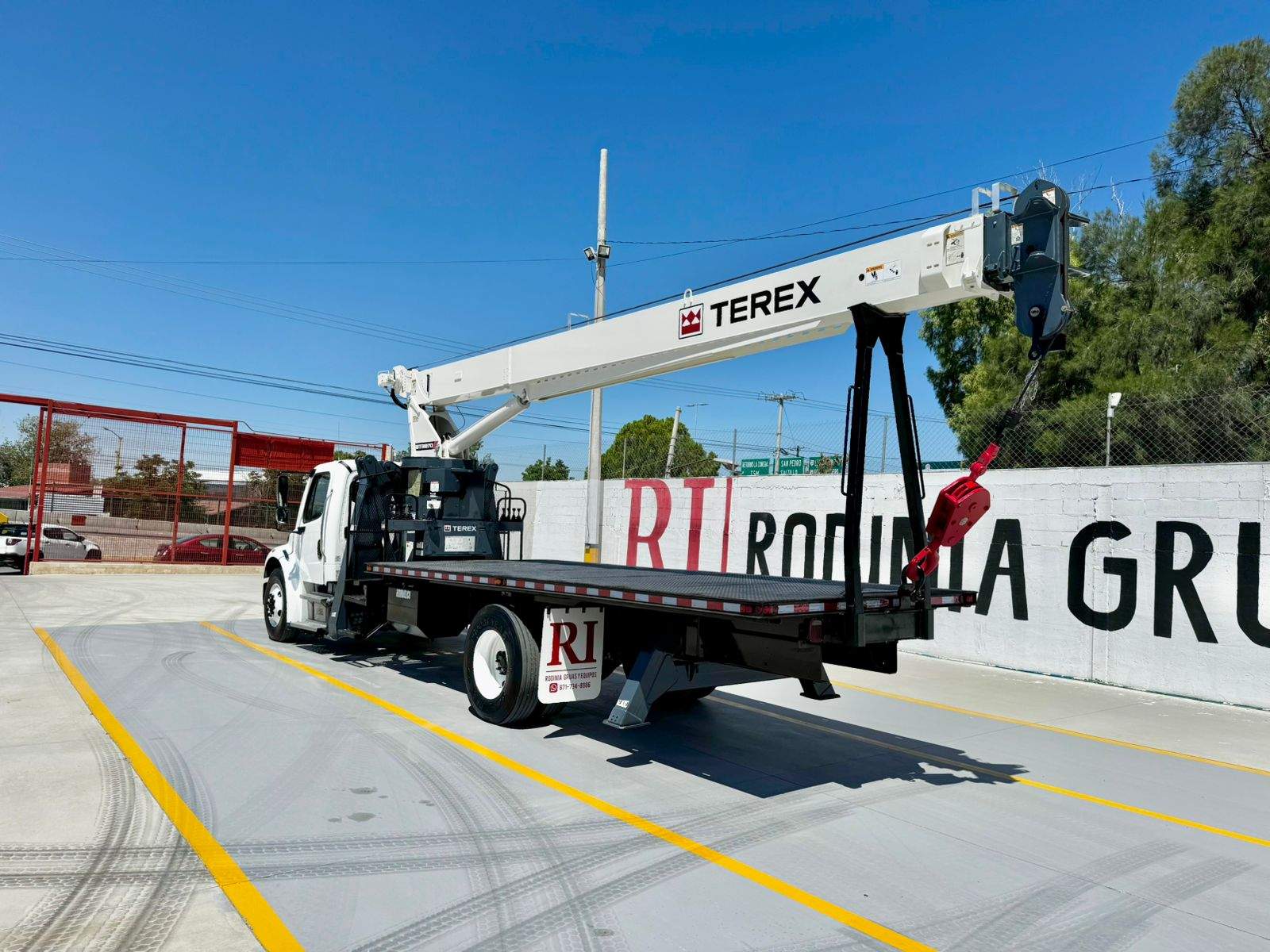 GRUA TITAN TEREX BT3870 DE 19 TON EN FREIGHTLINER 2016 (6)