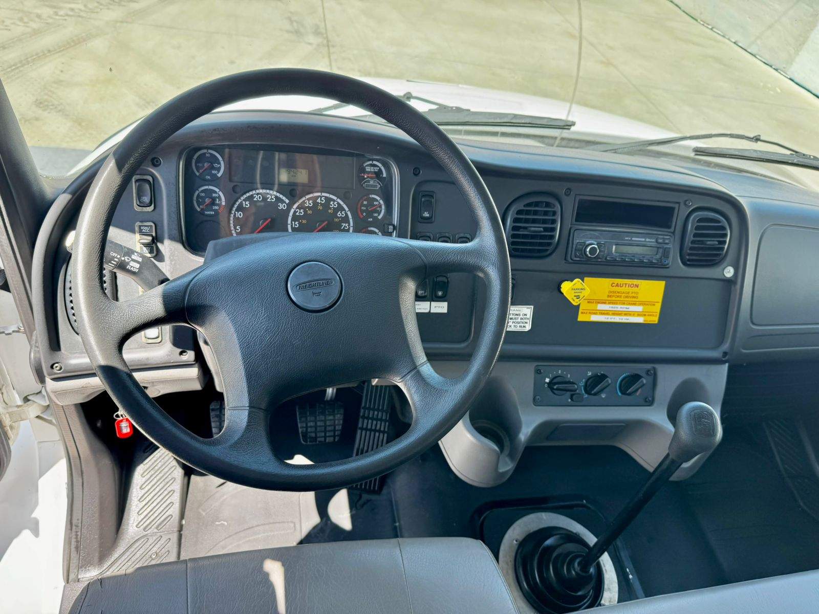 GRUA TITAN TEREX BT3870 DE 19 TON EN FREIGHTLINER 2016 (8)