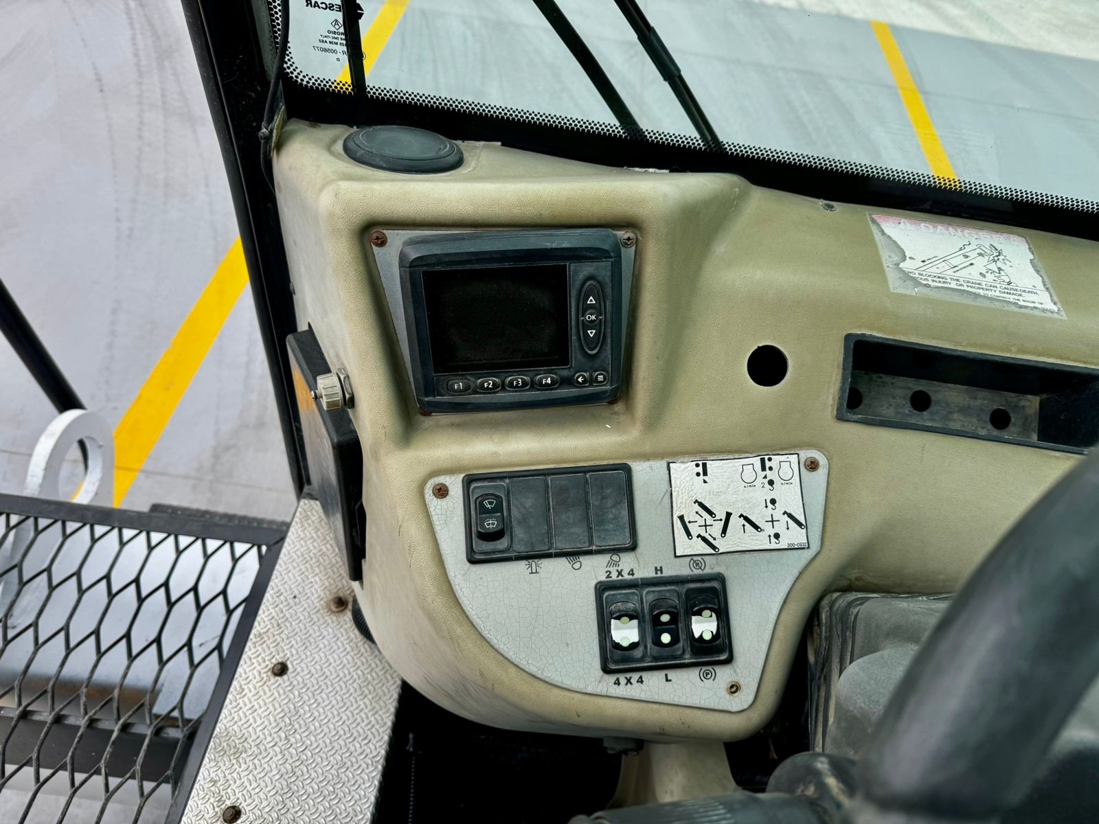 GRUA INDUSTRIALRT MANITEX M-150 PARA 15 TON AÑO 2014 (11)