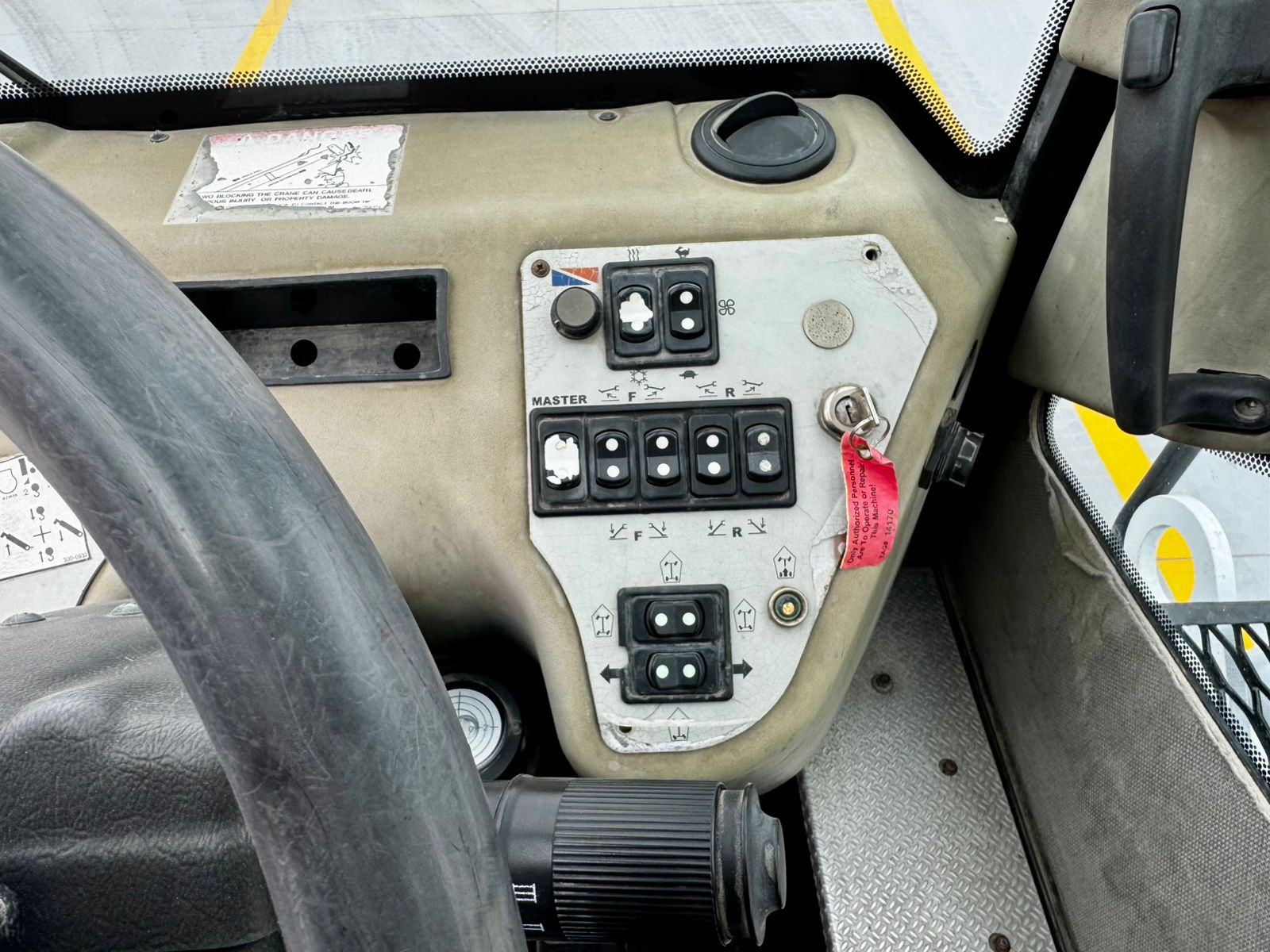 GRUA INDUSTRIALRT MANITEX M-150 PARA 15 TON AÑO 2014 (12)