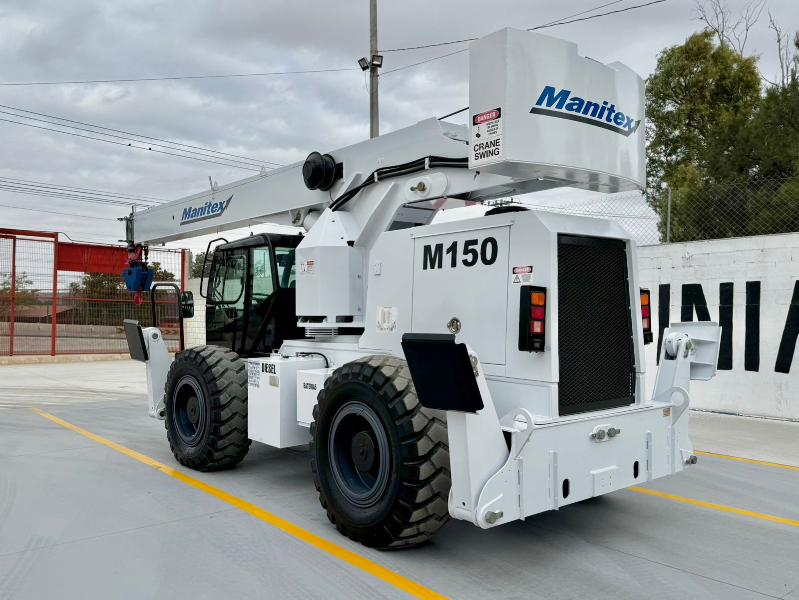 GRUA INDUSTRIALRT MANITEX M-150 PARA 15 TON AÑO 2014 (5)