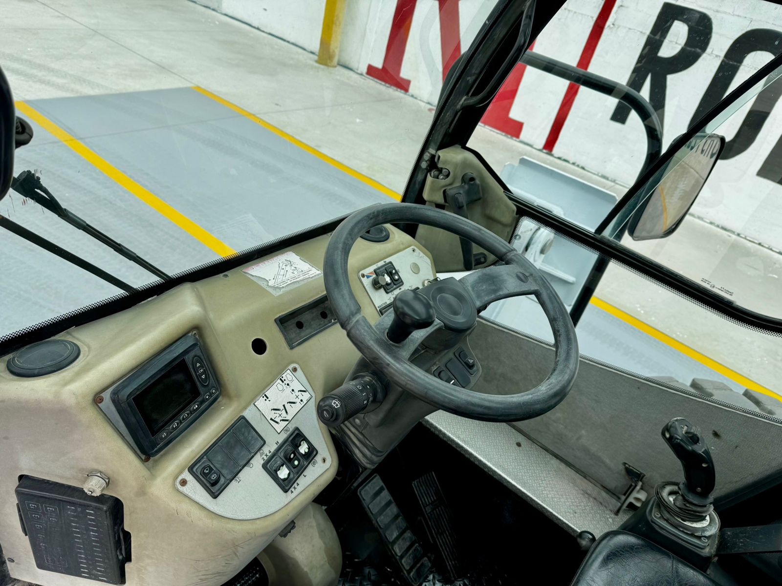 GRUA INDUSTRIALRT MANITEX M-150 PARA 15 TON AÑO 2014 (8)