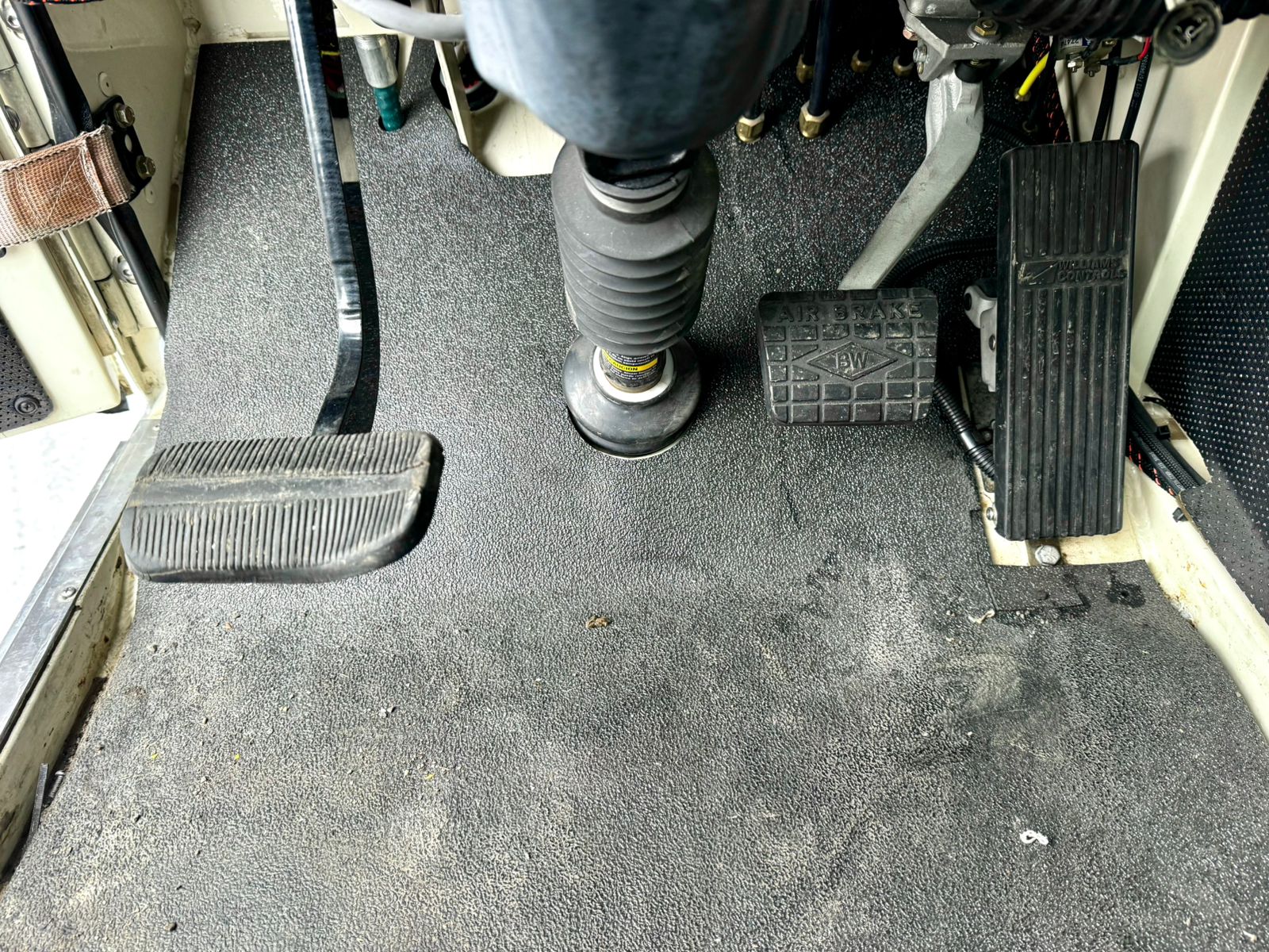 GRUA SOBRE CAMION TEREX T-780 DE 80 TON 2013 (10)