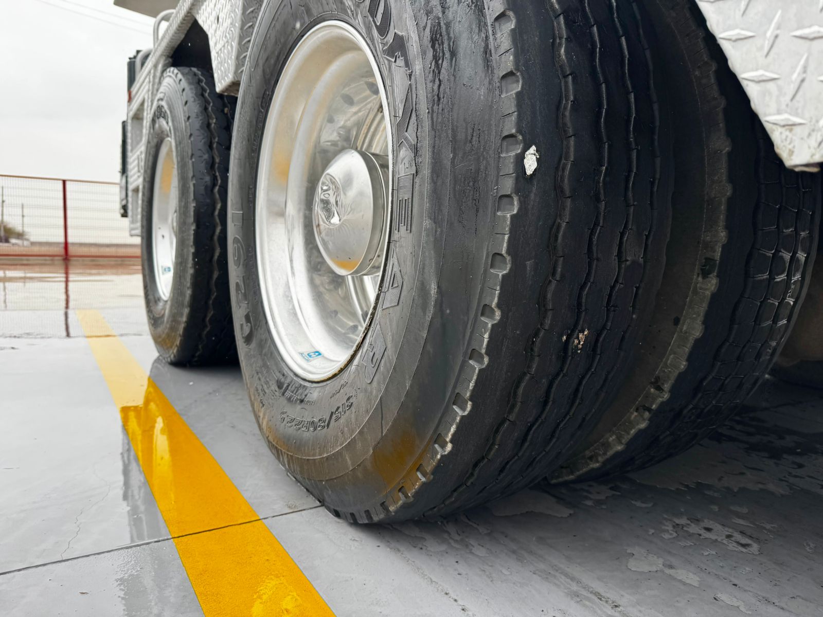 GRUA SOBRE CAMION TEREX T-780 DE 80 TON 2013 (25)