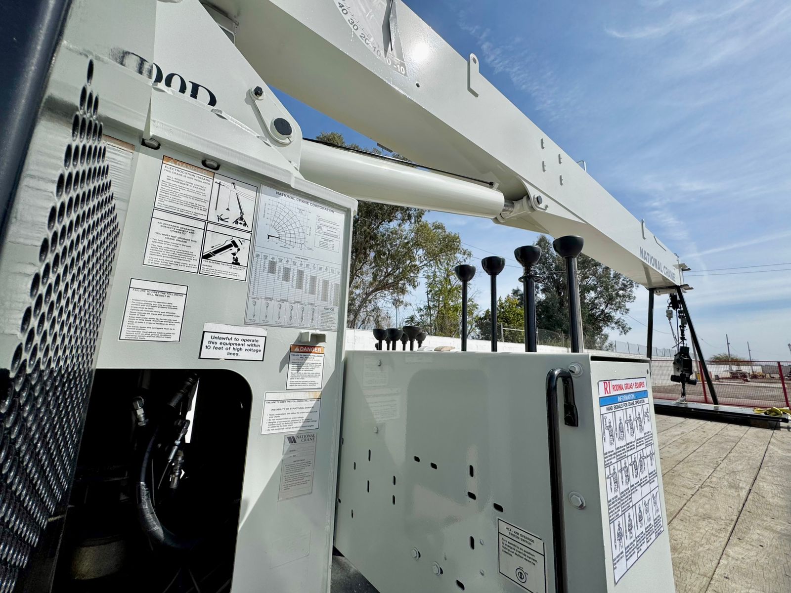 GRUA TITAN NATIONAL 800D DE 23 TON EN PETERBILT 2011 (1)