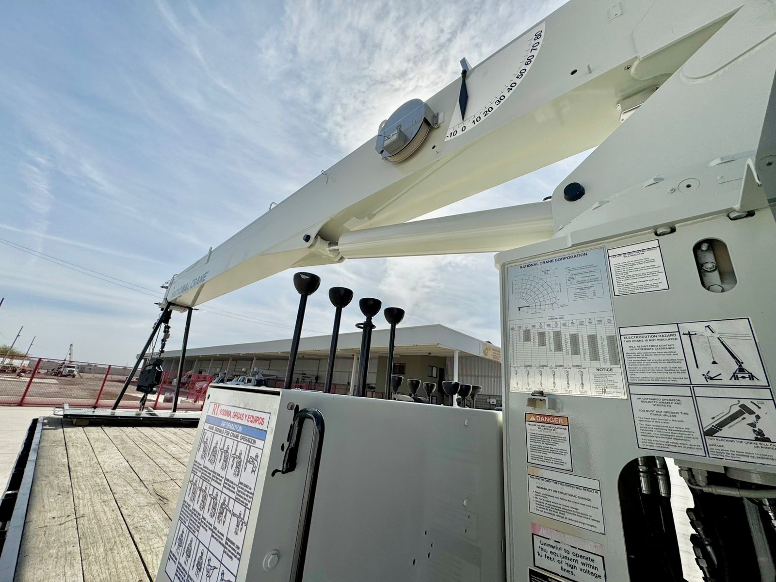 GRUA TITAN NATIONAL 800D DE 23 TON EN PETERBILT 2011 (13)