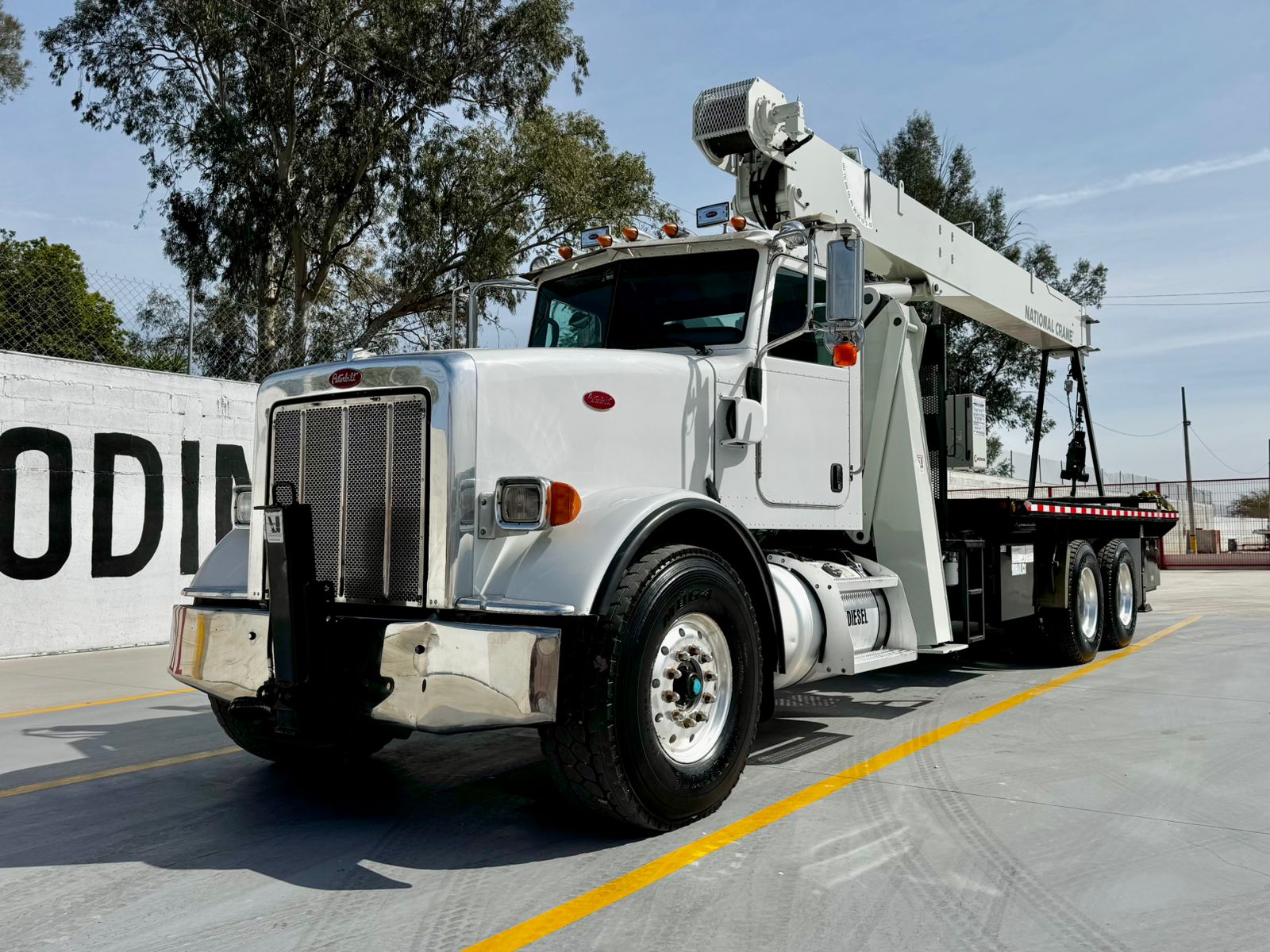 GRUA TITAN NATIONAL 800D DE 23 TON EN PETERBILT 2011 (2)