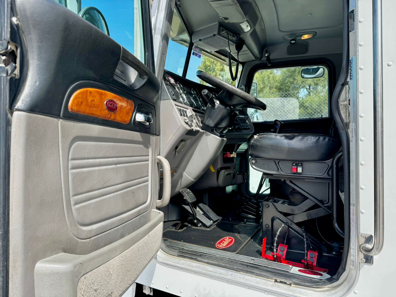 GRUA TITAN NATIONAL 800D DE 23 TON EN PETERBILT 2011 (6)