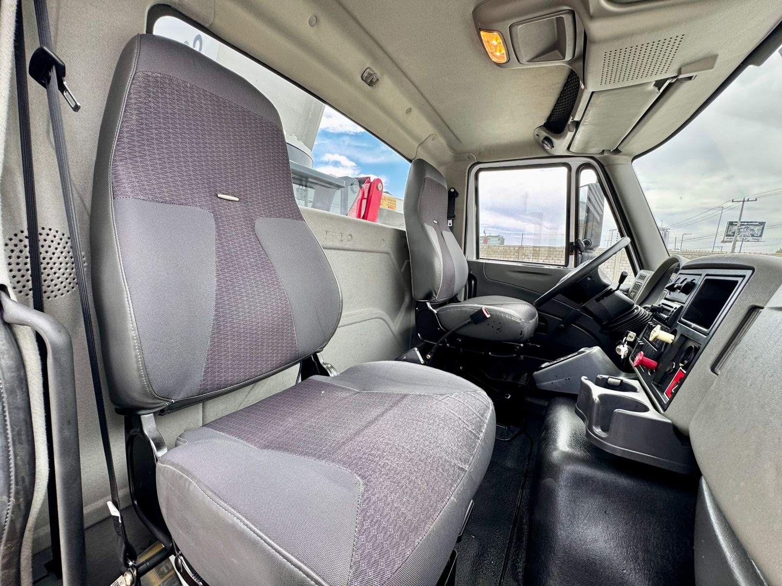 2012 InternationalcTerex BT4792 (13)