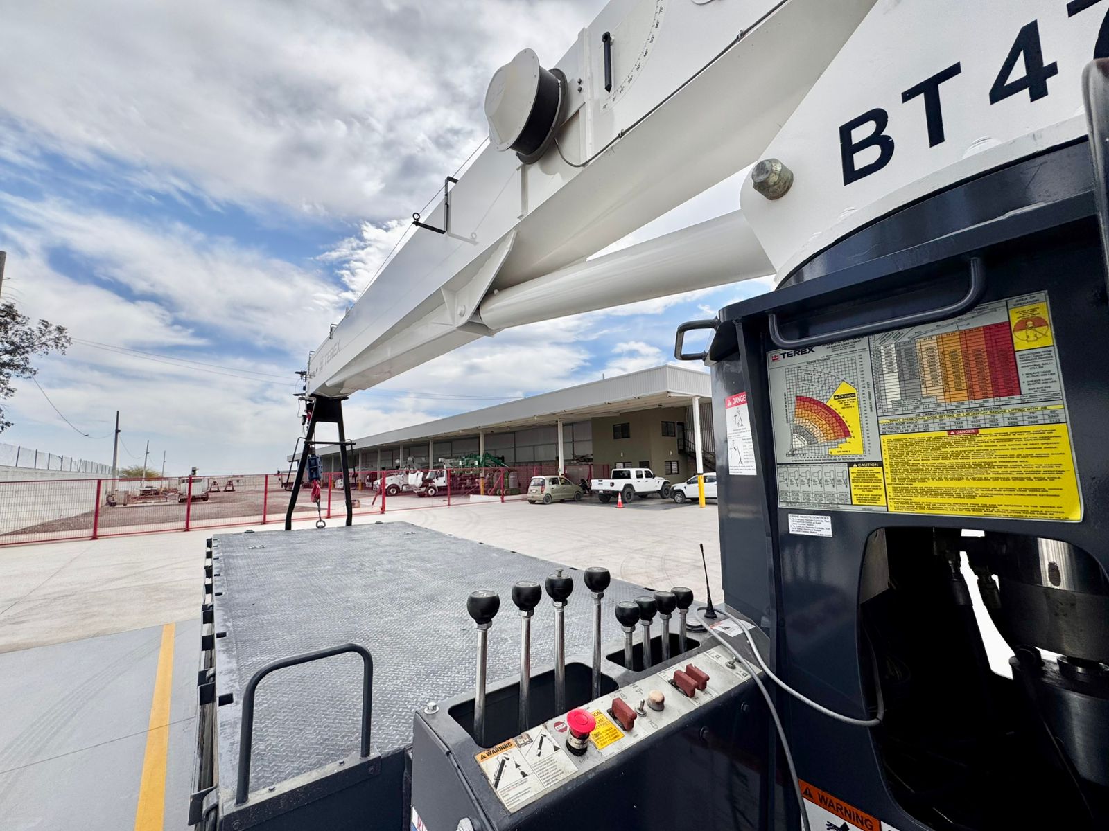 2012 InternationalcTerex BT4792 (16)