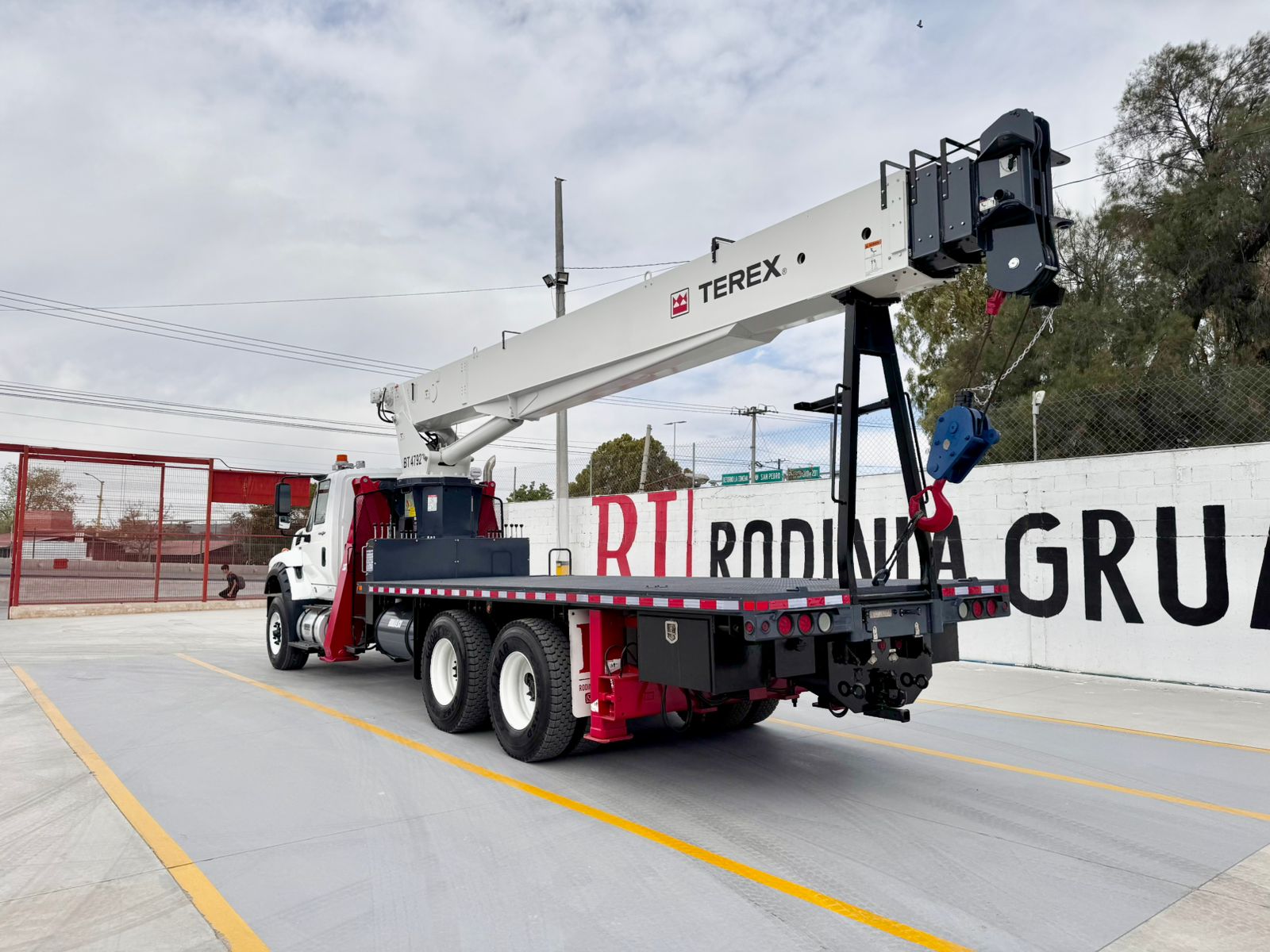 2012 InternationalcTerex BT4792 (5)