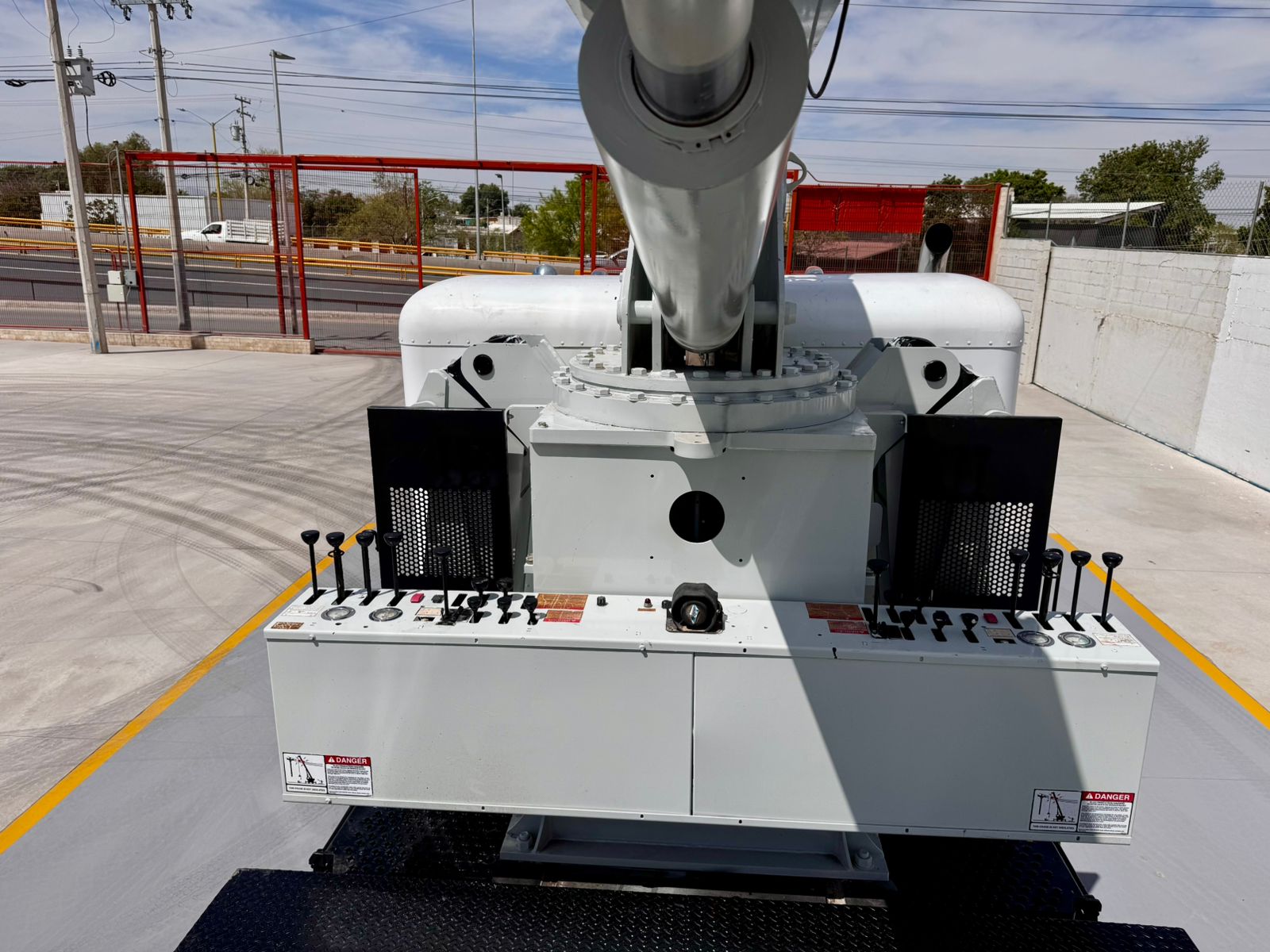 GRUA TITAN NATIONAL 800D DE 23 TON EN PETERBILT 2015 (17)