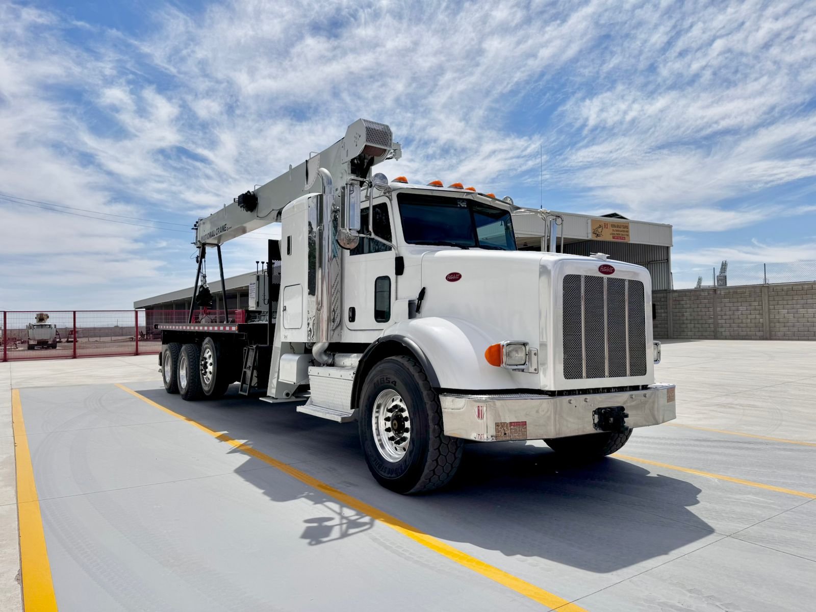 GRUA TITAN NATIONAL 800D DE 23 TON EN PETERBILT 2015 (3)