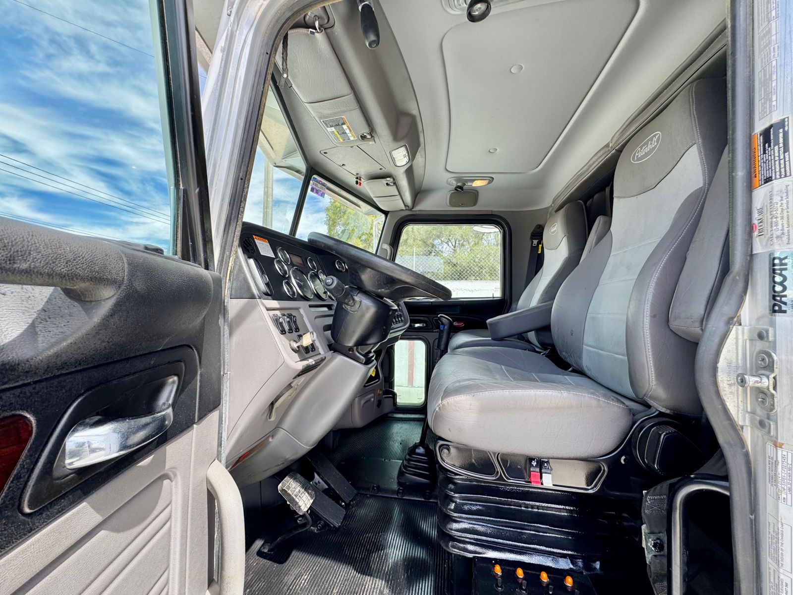 GRUA TITAN NATIONAL 800D DE 23 TON EN PETERBILT 2015 (6)