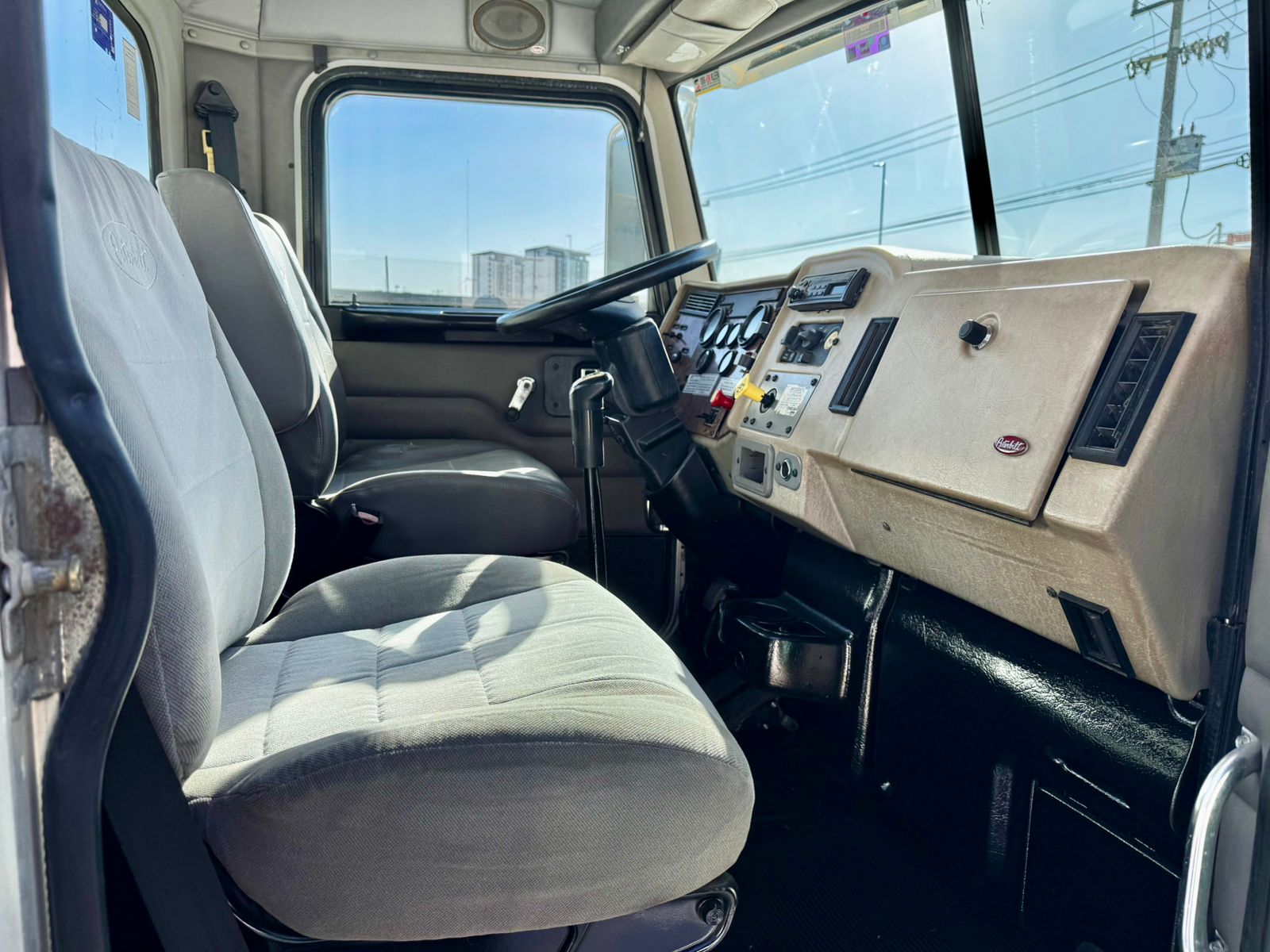 Grúa Titán National 1400H de 33 ton en Peterbilt 2007 (12)