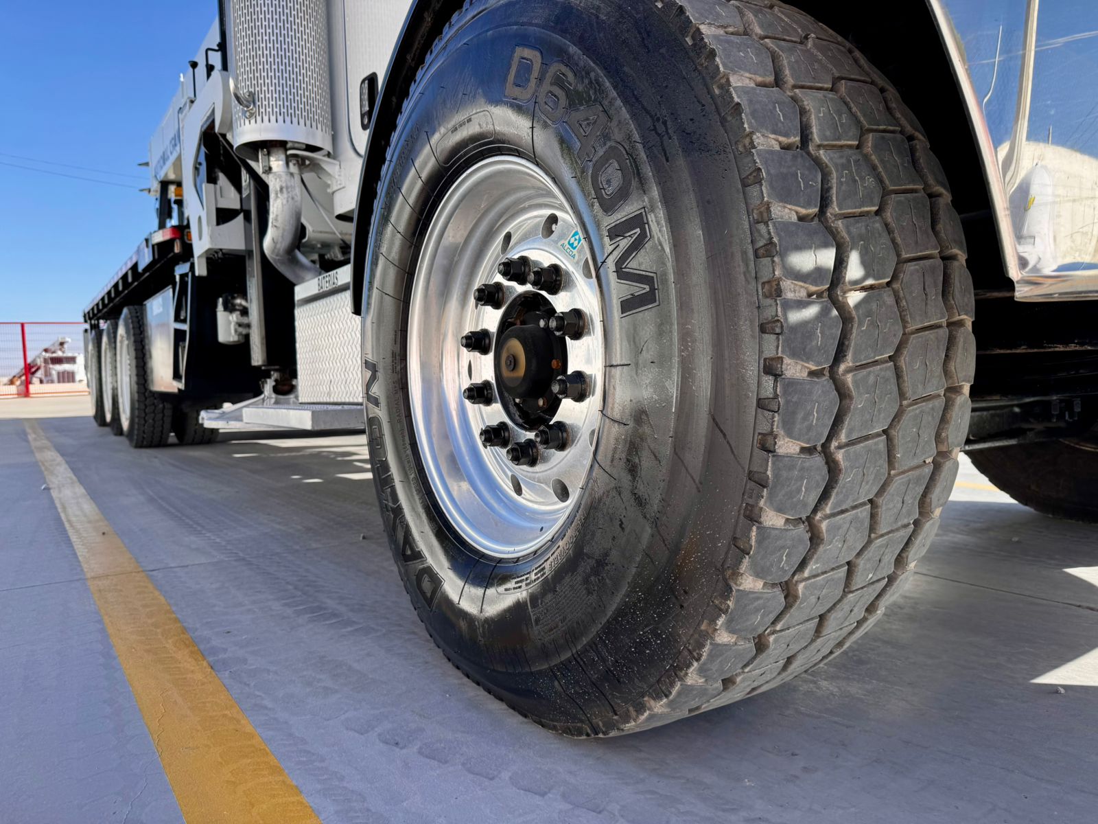 Grúa Titán National 1400H de 33 ton en Peterbilt 2007 (25)
