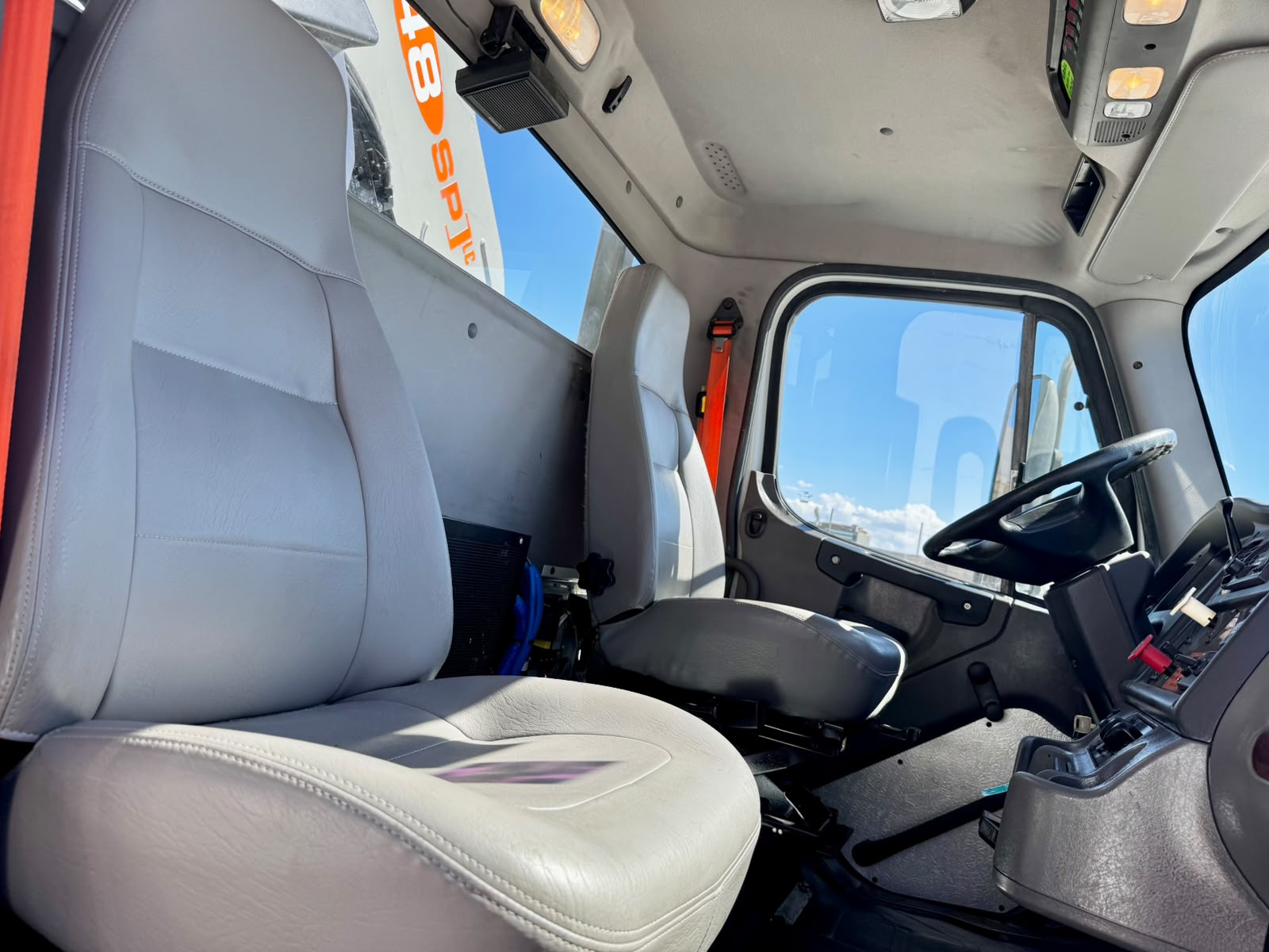 GRUA ARTICULADA PM 48SP 22.5 TON EN FREIGHTLINER 2014_16