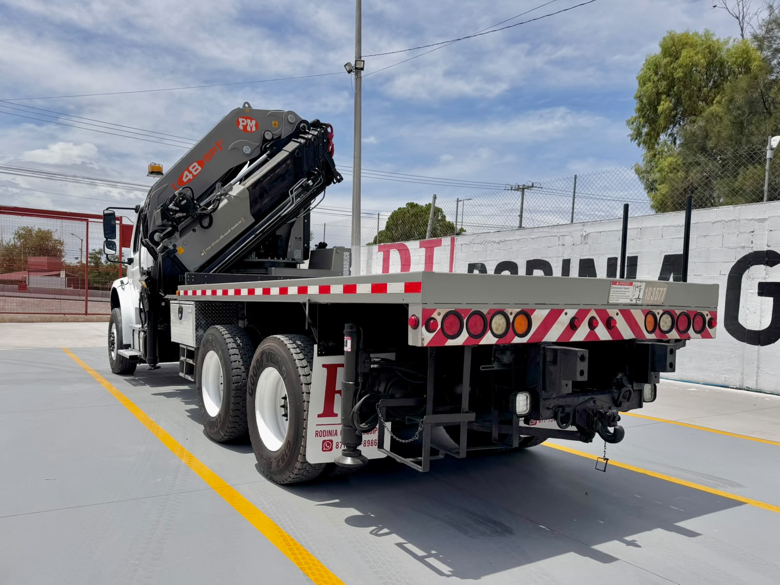 GRUA ARTICULADA PM 48SP 22.5 TON EN FREIGHTLINER 2014_4
