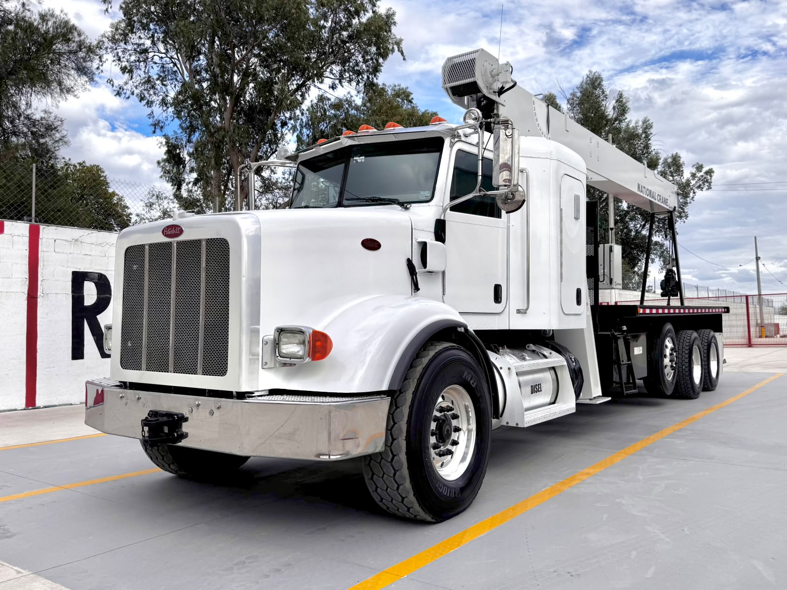 GRUA TITAN NATIONAL 800D DE 23 TON EN PETERBILT 2015_2