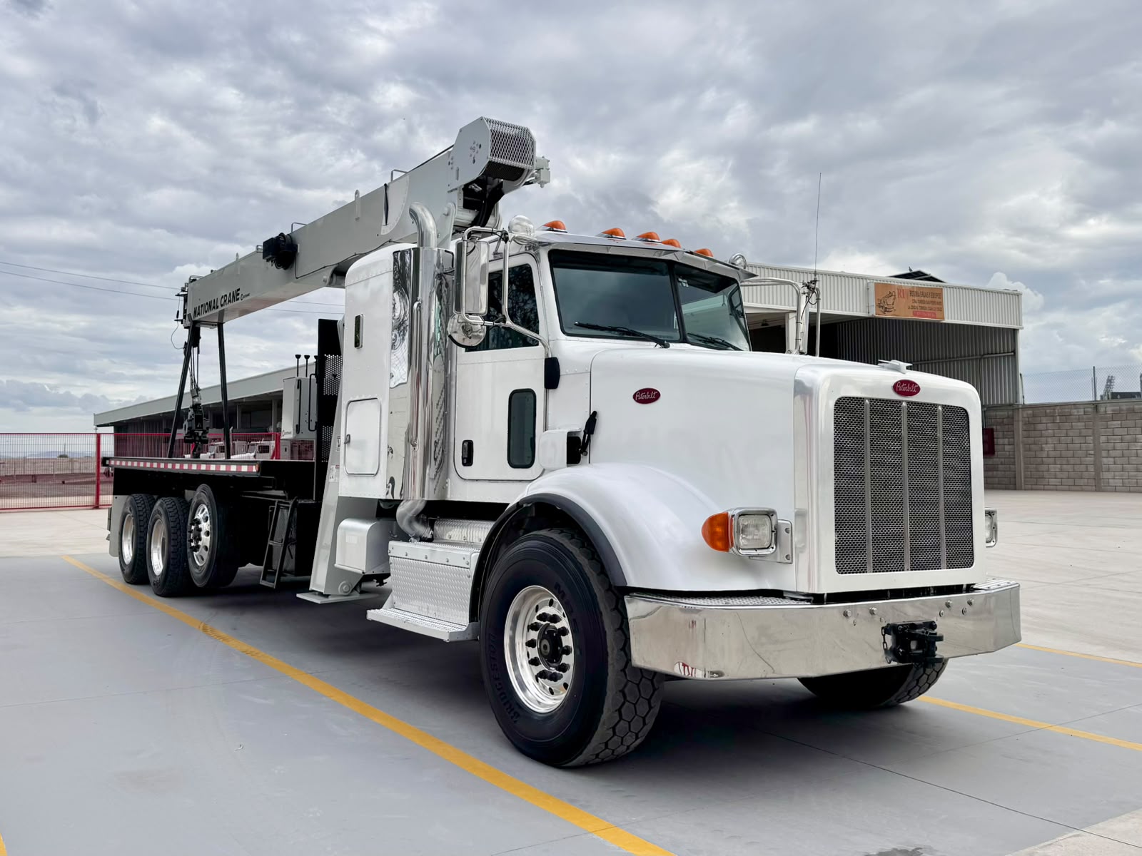 GRUA TITAN NATIONAL 800D DE 23 TON EN PETERBILT 2015_3