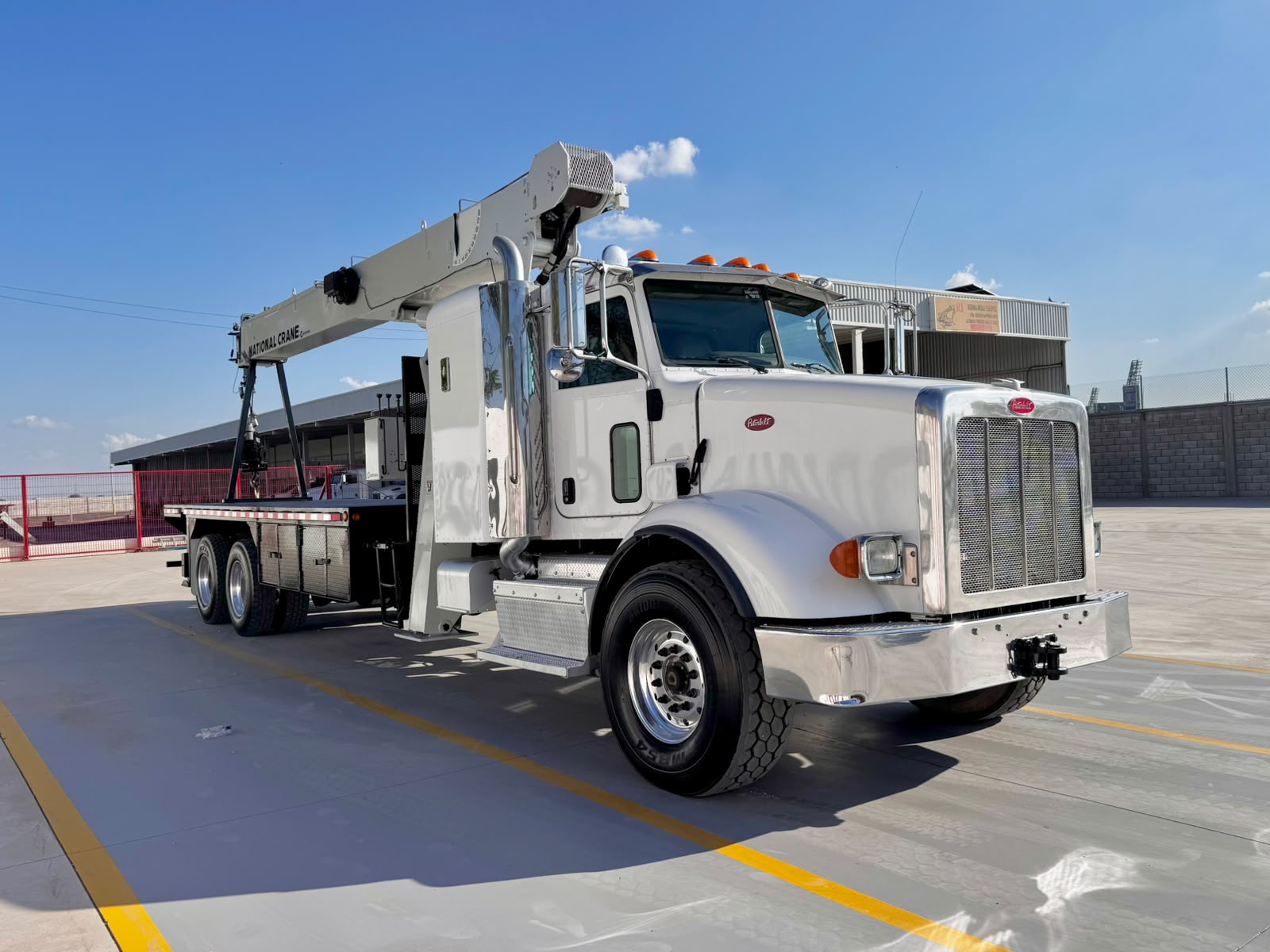 GRUA TITAN NATIONAL 800D DE 23 TON EN PETERBILT 2015_09Octubre_1