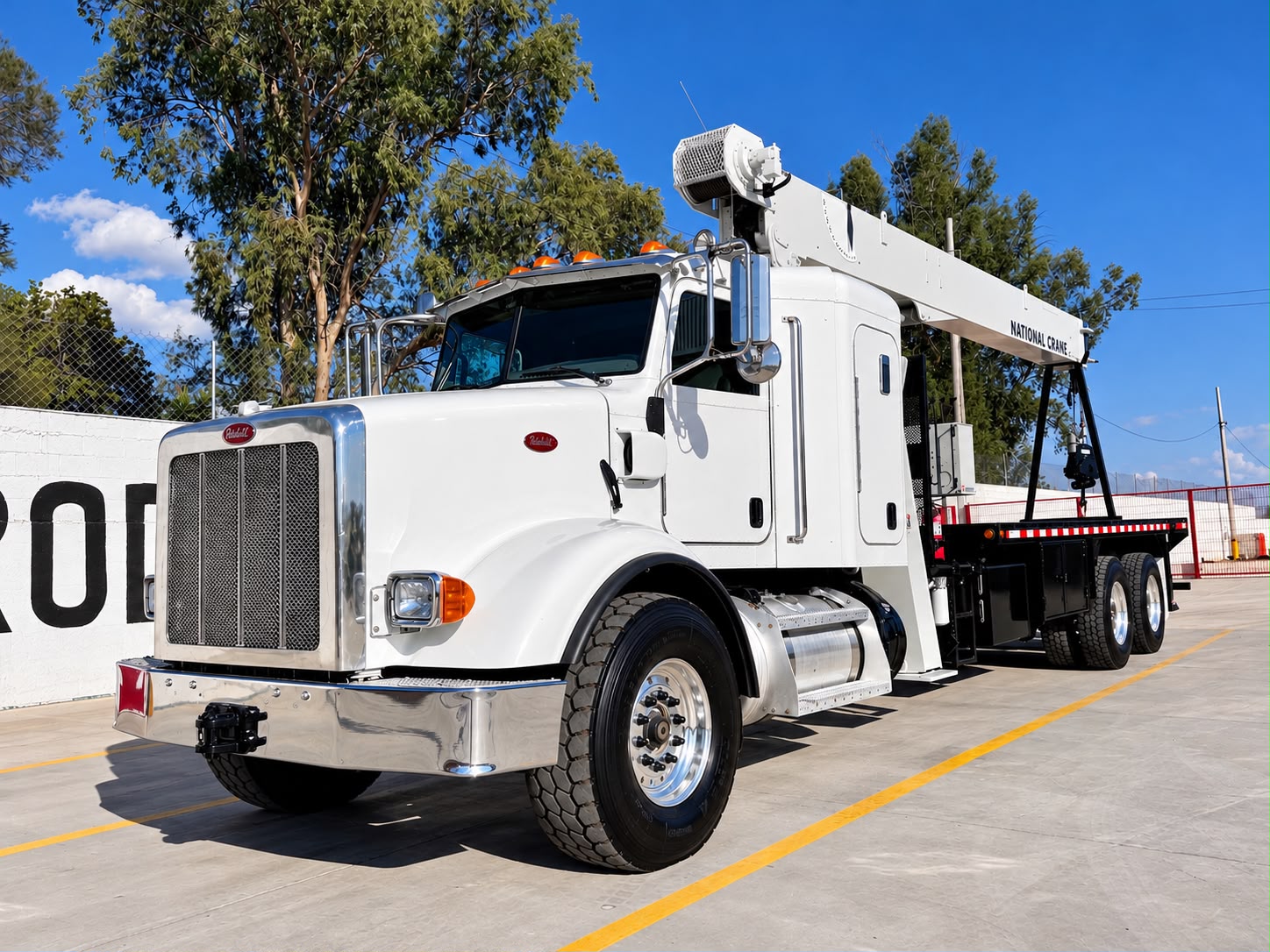 GRUA TITAN NATIONAL 800D DE 23 TON EN PETERBILT 2015_09Octubre_2