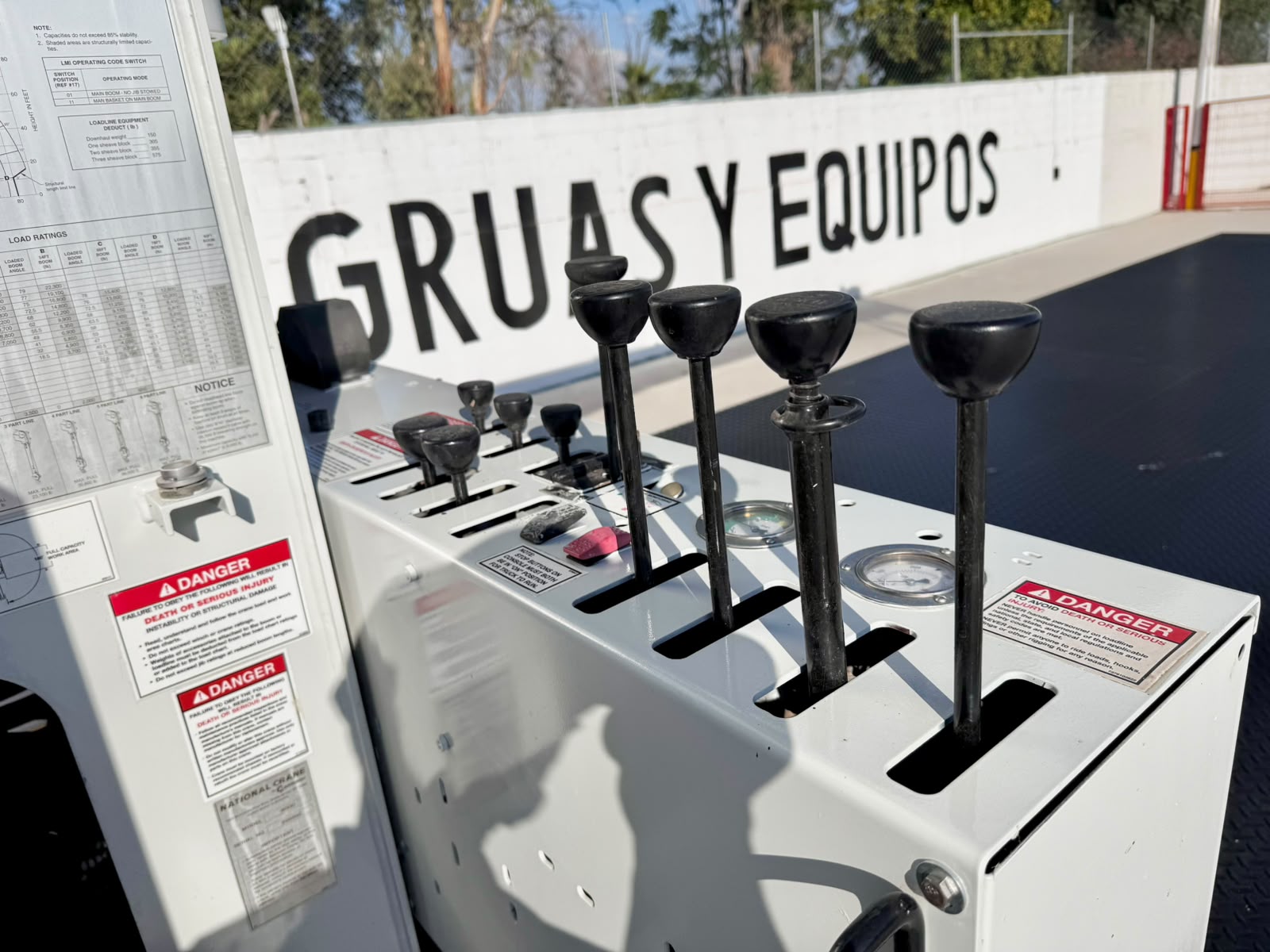 GRUA TITAN NATIONAL 800D DE 23 TON EN PETERBILT 2015_09Octubre_26