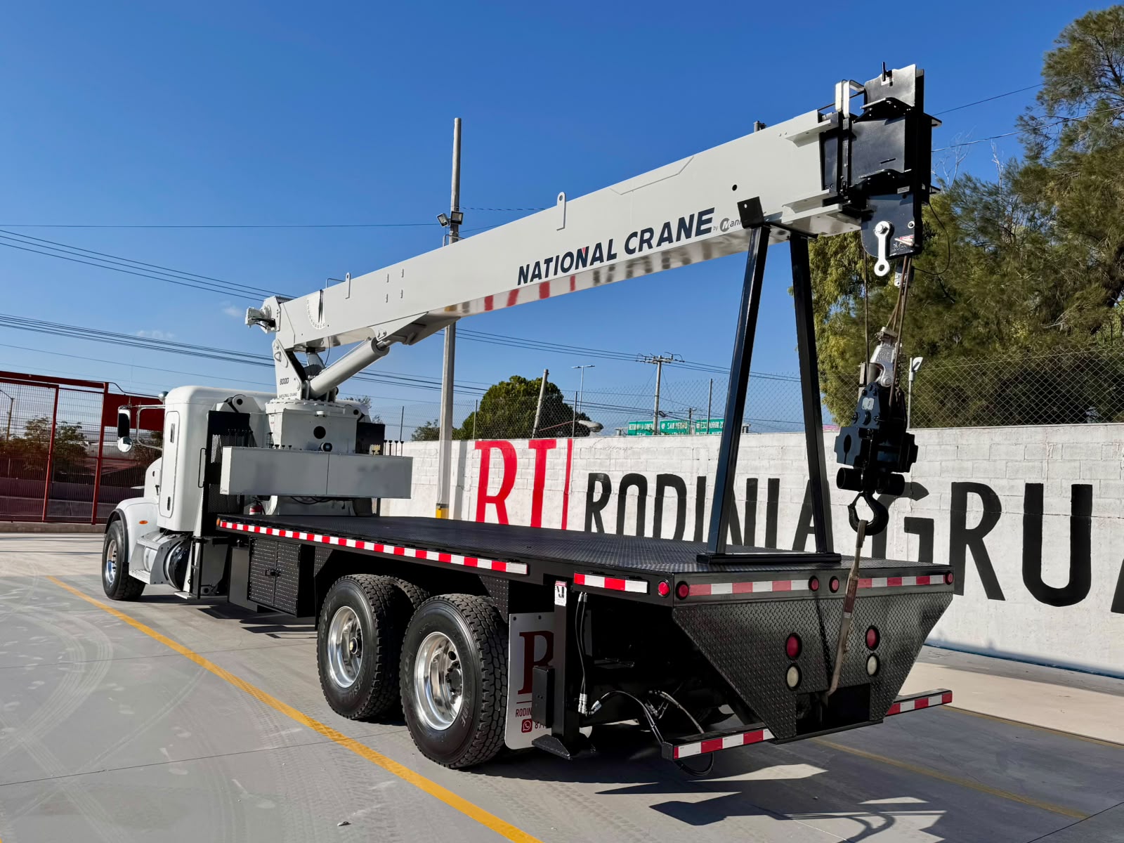 GRUA TITAN NATIONAL 800D DE 23 TON EN PETERBILT 2015_09Octubre_3